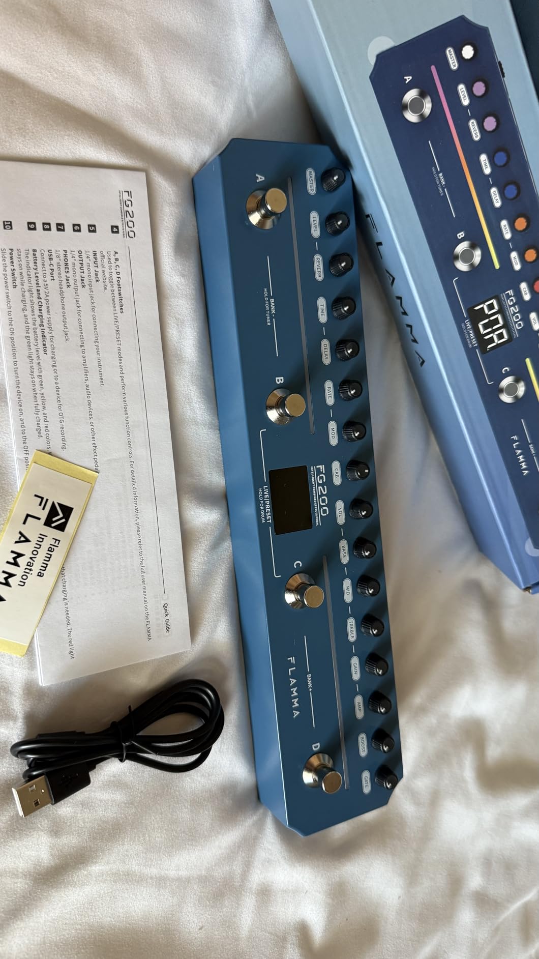 FLAMMA FG200 Intelligent Multi-Effects Guitar Pedal with 52 AMP Models 5 BOOST Models 16 CAB Simulations 7 Effects Modules 9 IR Slots 40 Presets 40 Rhythm Styles Support APP OTG customer photo 2