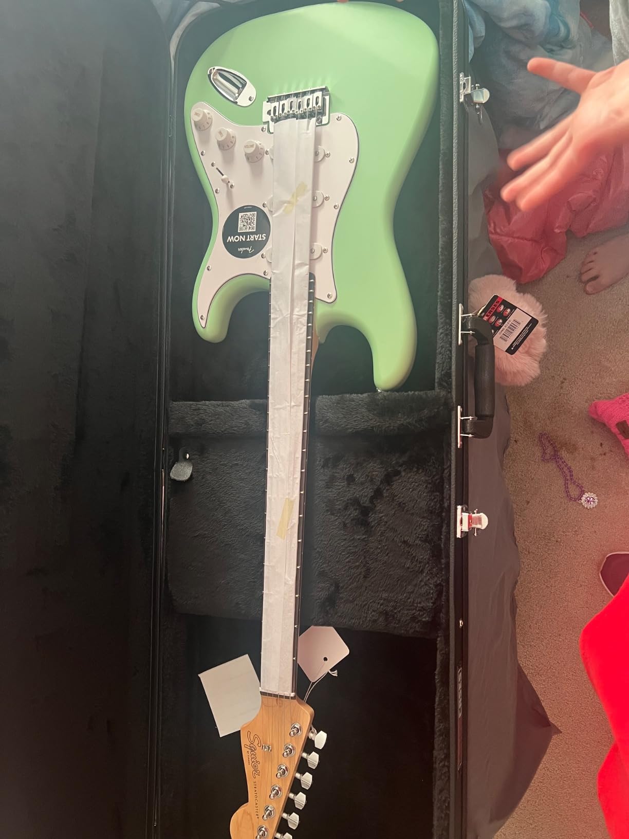 Fender Squier Stratocaster - California Blue Bundle with Amplifier, Gig Bag, Strap, Instrument Cable, Picks, and Austin Bazaar Instructional DVD customer photo 2