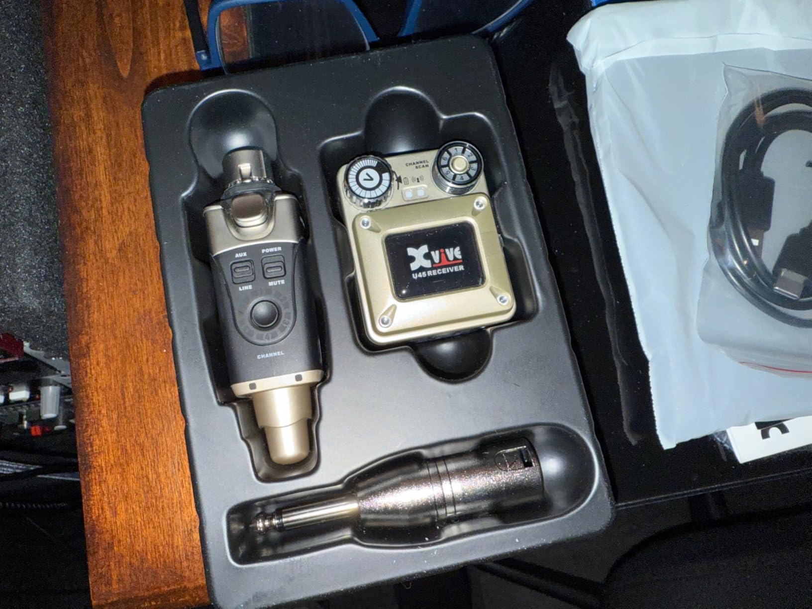 Xvive U45 Wireless in-Ear Monitor System with 5.8GHz Transmitter and Receiver customer photo 1