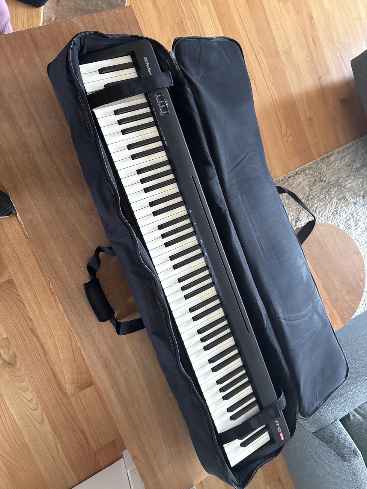 Roland CB-B88S Keyboard Carrying Bag | For Slim 88-Note Keyboards | Fits RD-88EX, RD-08, FP-30X, FP-10 and GO:PIANO88 customer photo 2