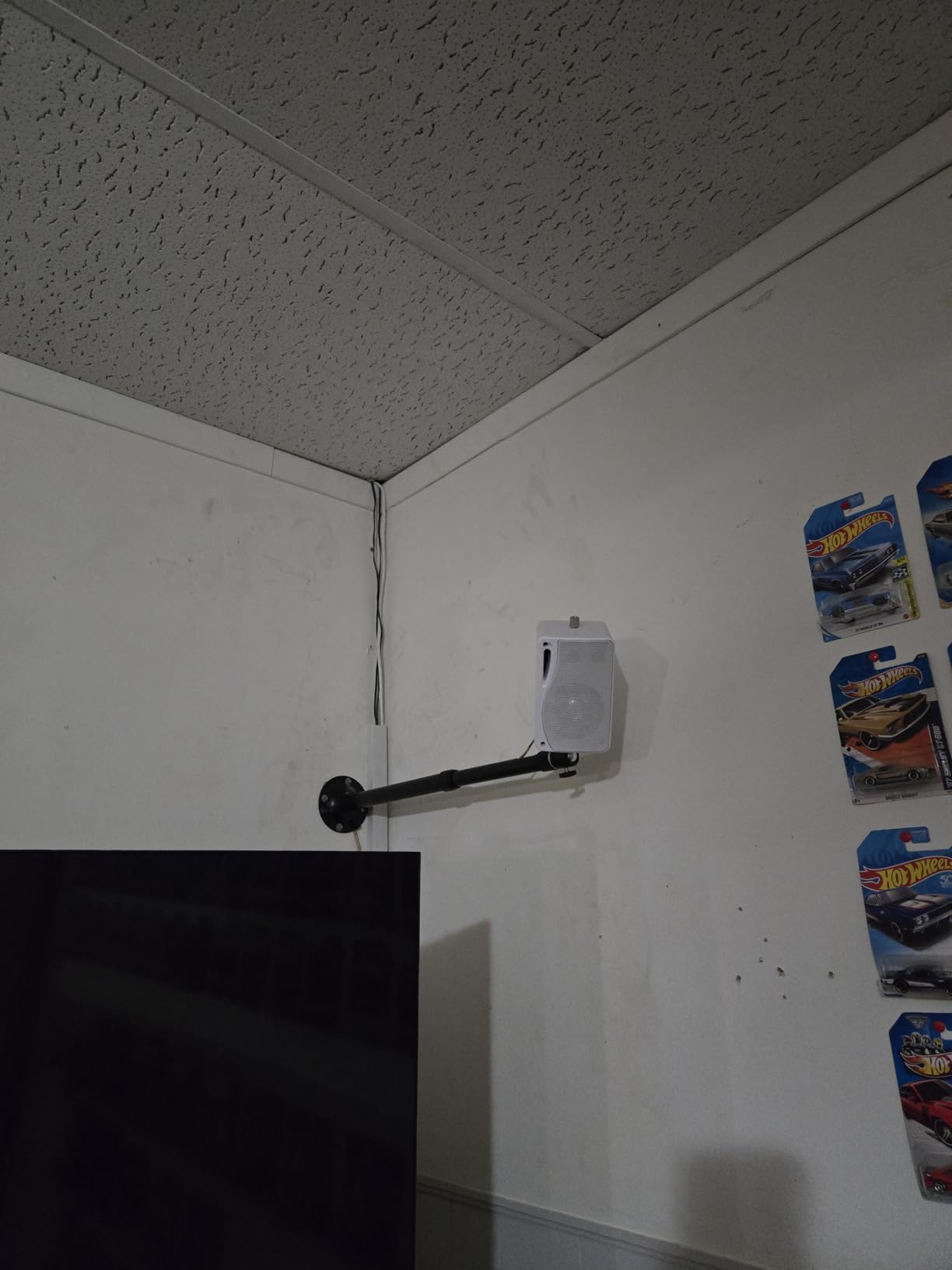 Pyle 3-Way Indoor & Outdoor Box Speaker System - 3.5