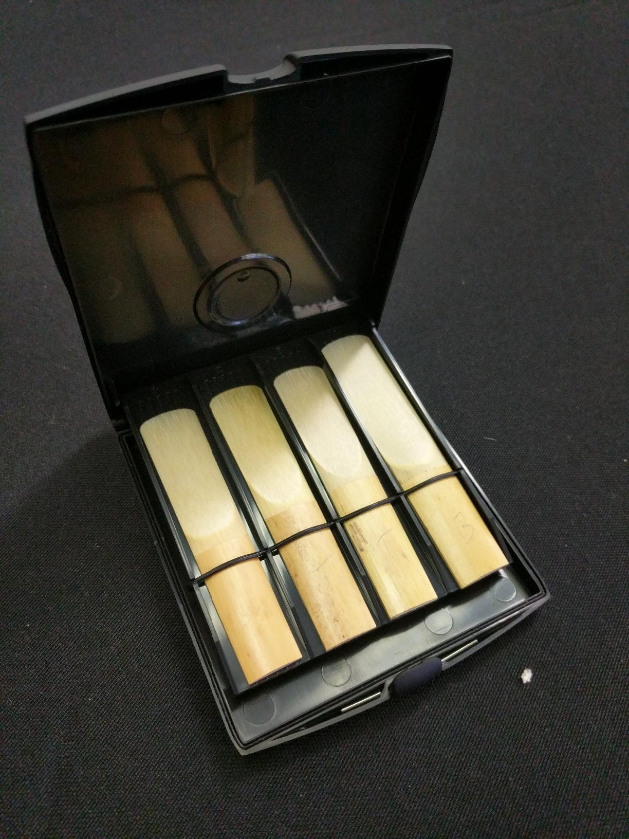 D'Addario Reed Vitalizer Multi-Instrument Case | D'Addario reed storage helps protect reeds, control humidity, preserve response and keep performance reliable. customer photo 2