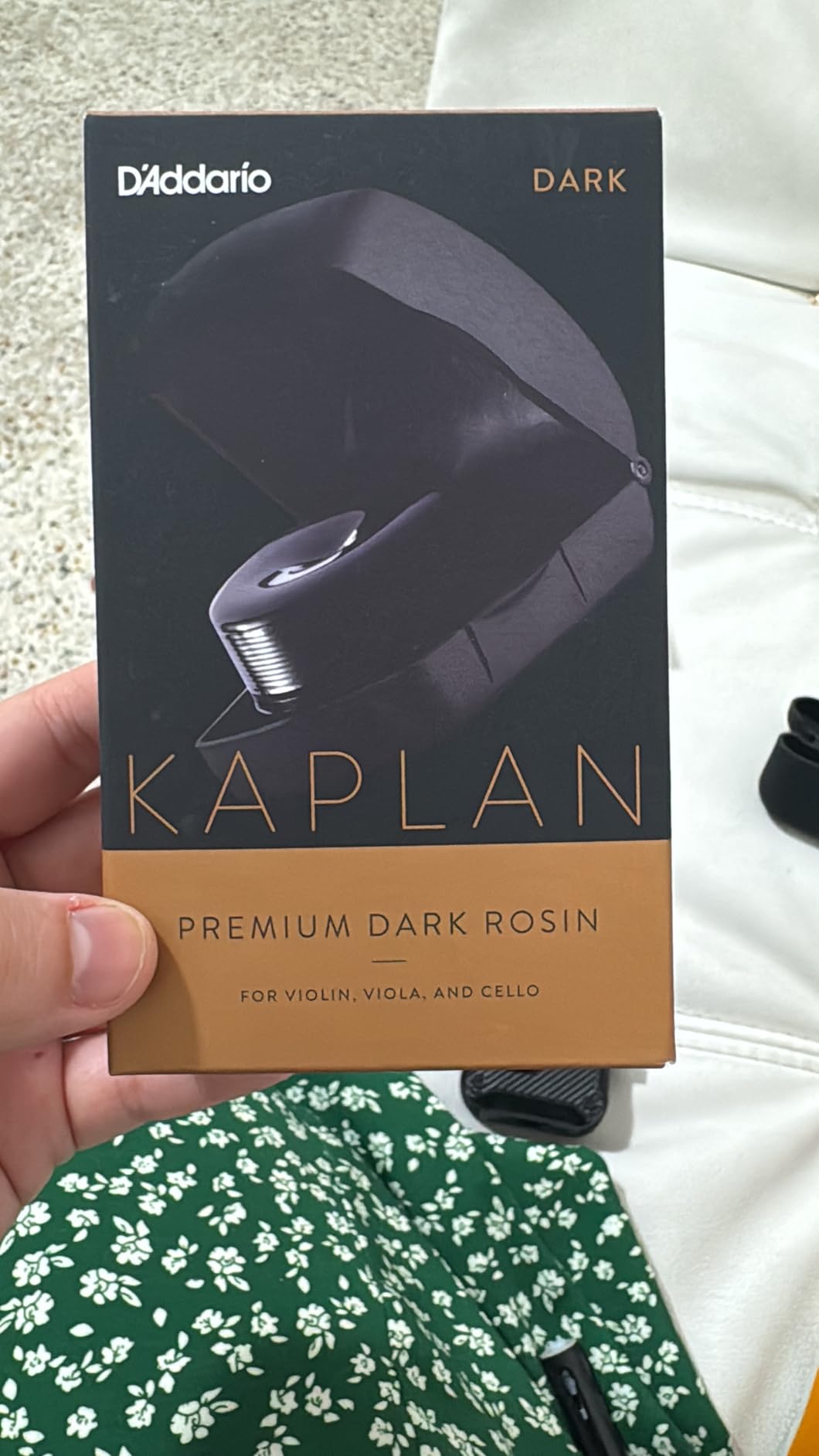 D'Addario Kaplan Premium Rosin with Case, Dark | Kaplan premium rosin delivers smooth bow response, reliable grip, clear articulation and consistent tone for strings. customer photo 1
