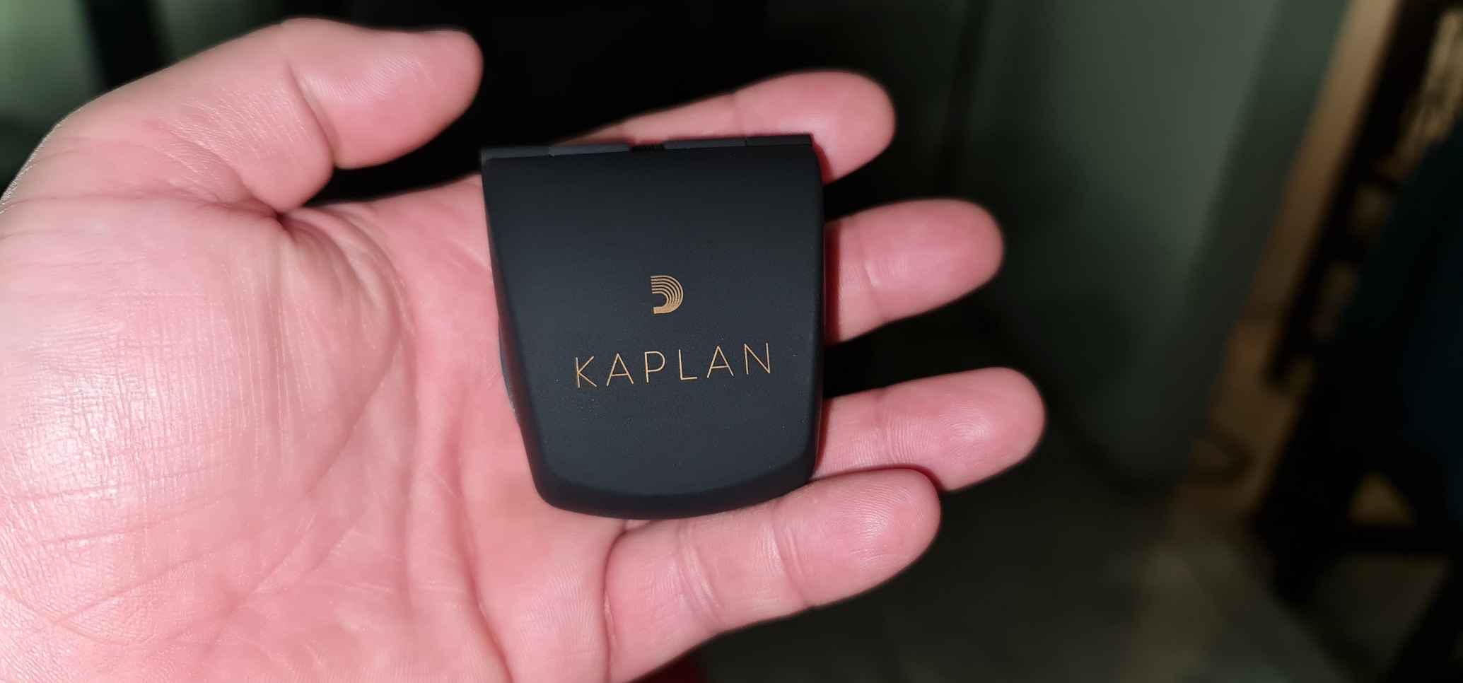 D'Addario Kaplan Premium Rosin with Case, Dark | Kaplan premium rosin delivers smooth bow response, reliable grip, clear articulation and consistent tone for strings. customer photo 2