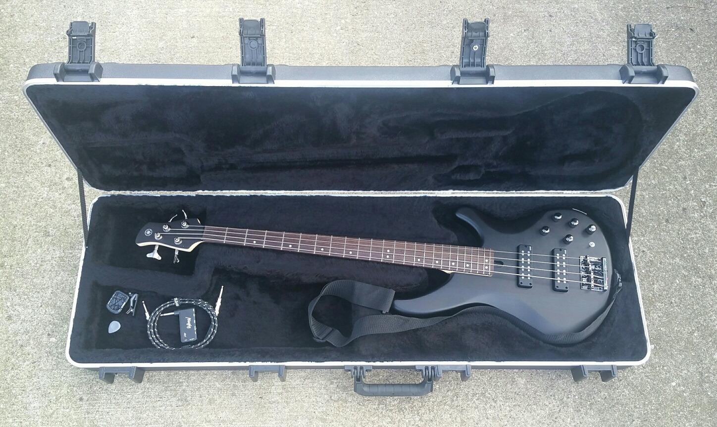SKB Injection molded Strat/Tele Flight Case - TSA Latches, with Wheels customer photo 1