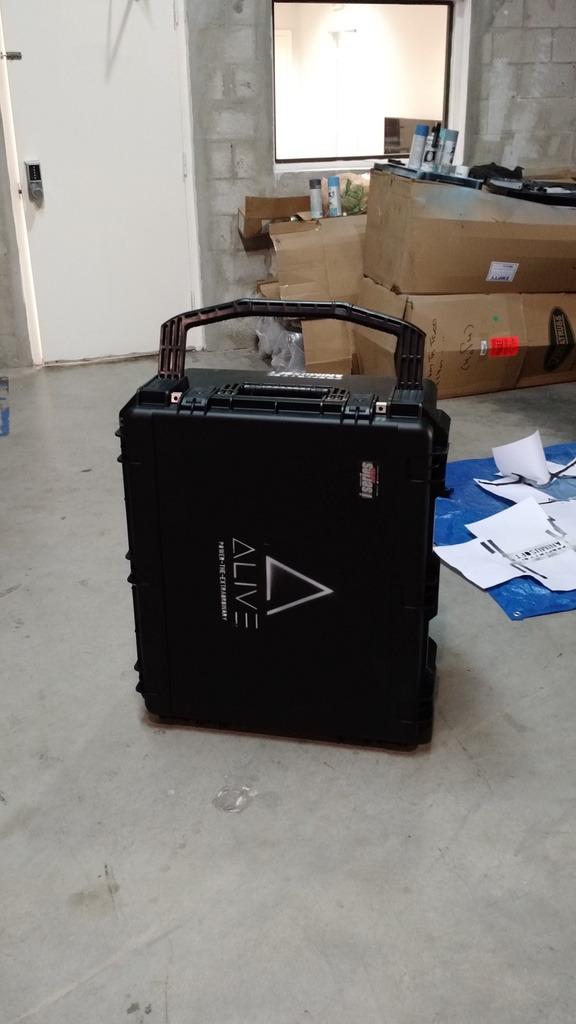 SKB Injection Molded Guitar Case, PRS Shaped Interior, TSA Latches with Wheels (3i-4214-PRS) customer photo 1
