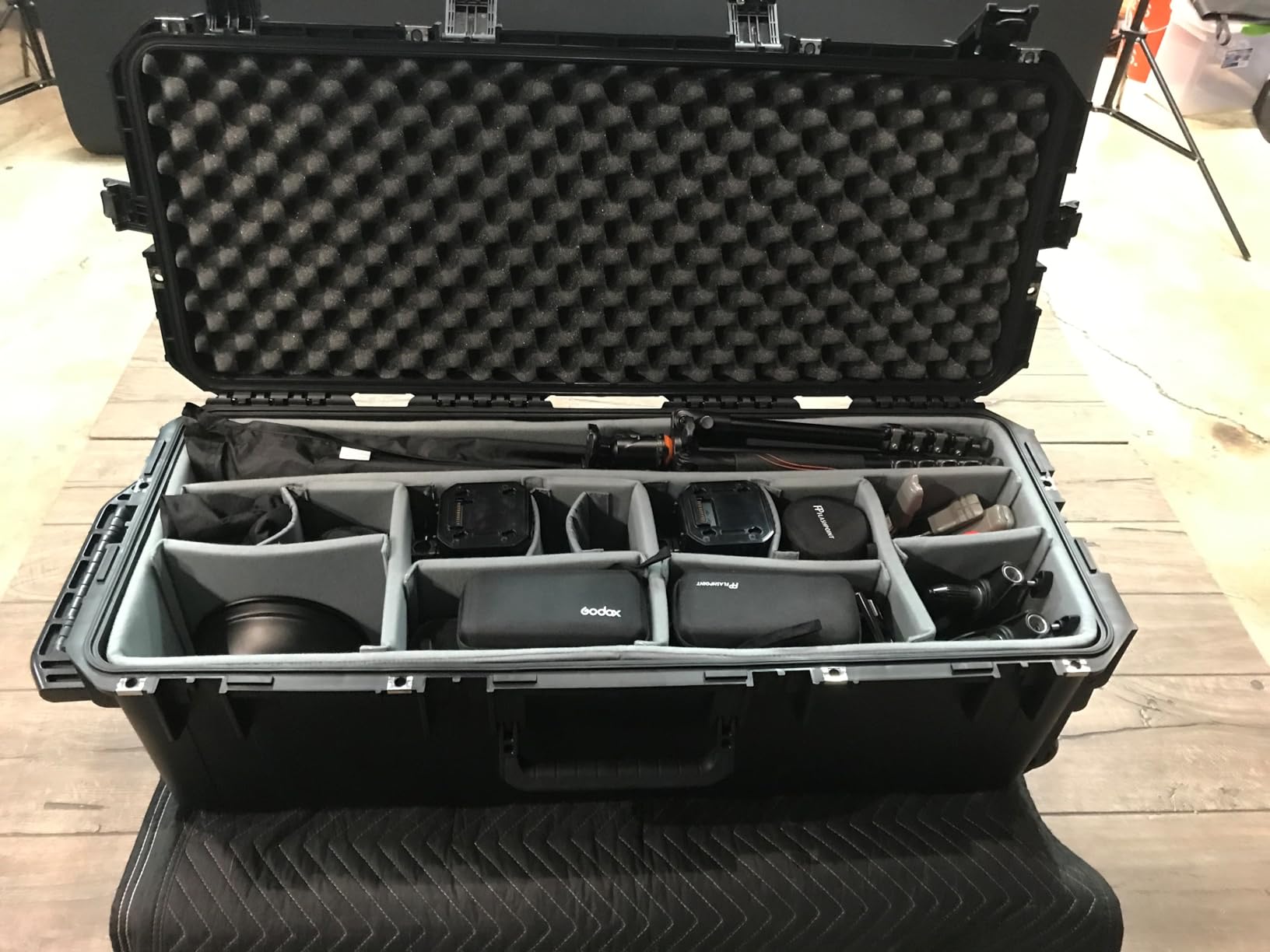 SKB Injection Molded Guitar Case, PRS Shaped Interior, TSA Latches with Wheels (3i-4214-PRS) customer photo 2