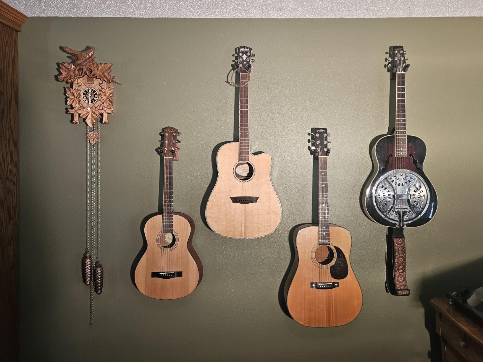 String Swing CC01K-BW Guitar Hanger and Guitar Wall Mount Bracket Holder for Acoustic and Electric Guitars Black Walnut customer photo 1