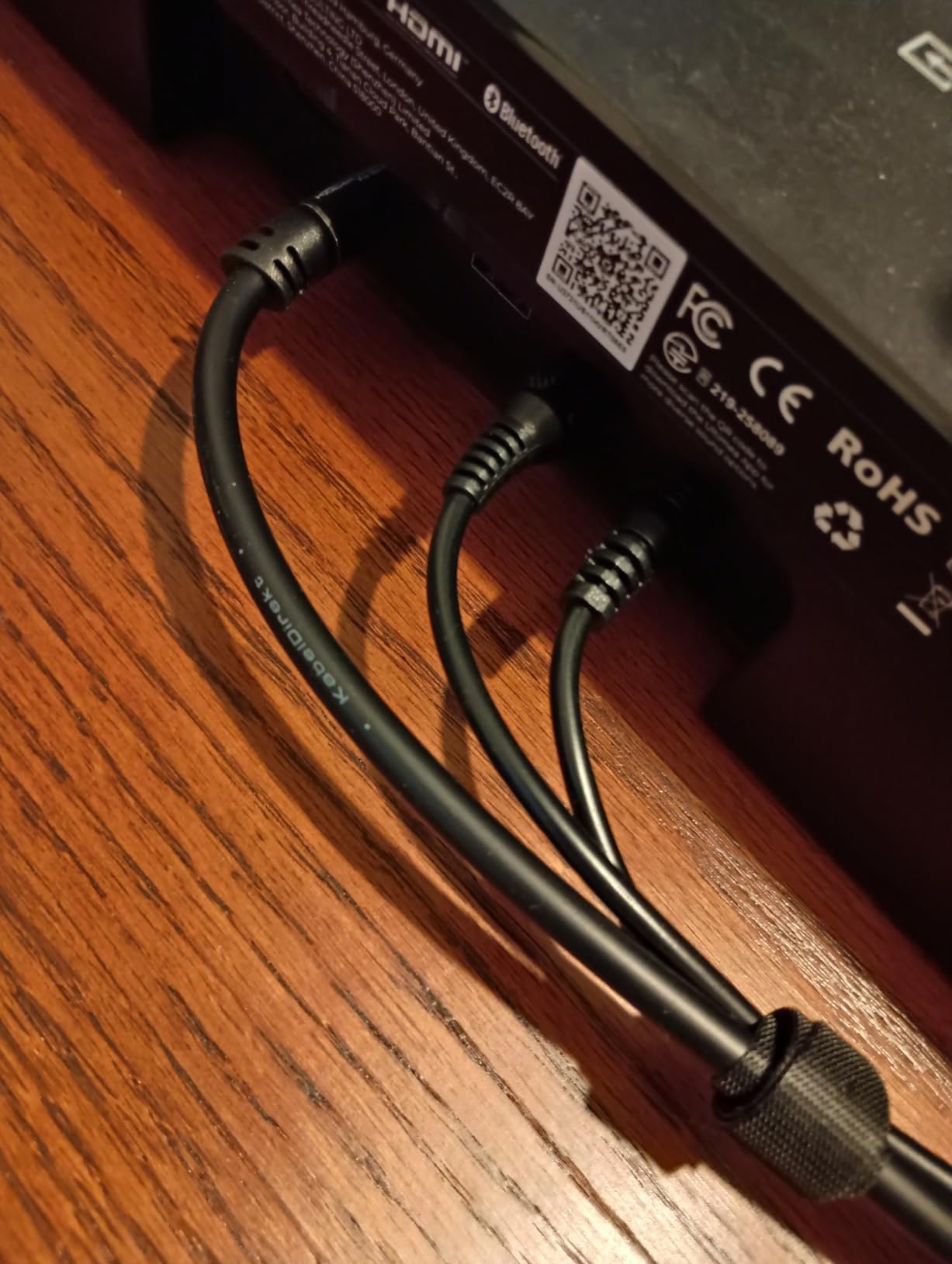 KabelDirekt TOSLINK - Optical Audio Cable - 6ft - Soundbar | Optical digital audio cable: Perfect for equipment with a TOSLINK interface (OPT In / OPT Out or S/PDIF In / S/PDIF Out) customer photo 1