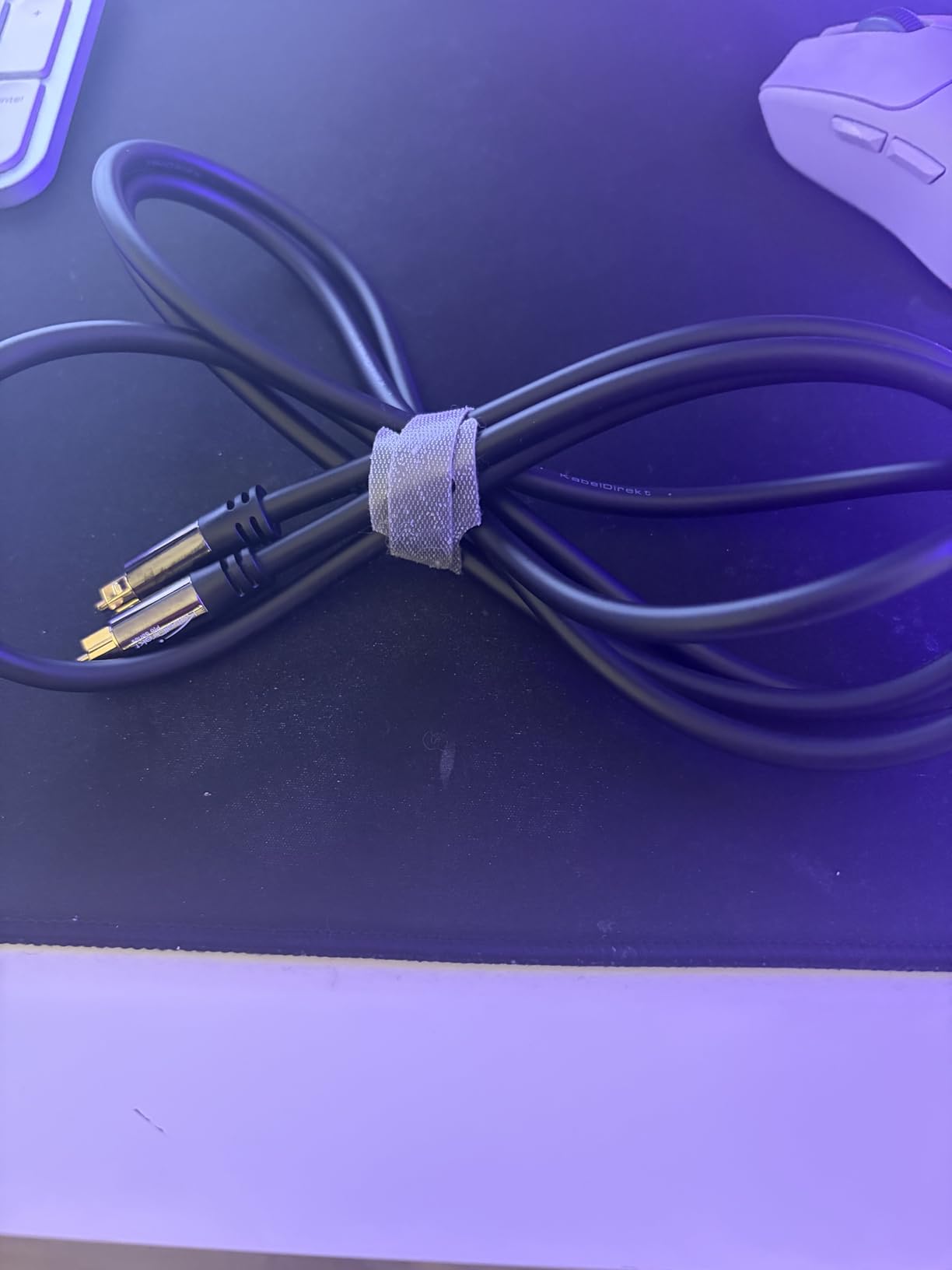 KabelDirekt TOSLINK - Optical Audio Cable - 6ft - Soundbar | Optical digital audio cable: Perfect for equipment with a TOSLINK interface (OPT In / OPT Out or S/PDIF In / S/PDIF Out) customer photo 2