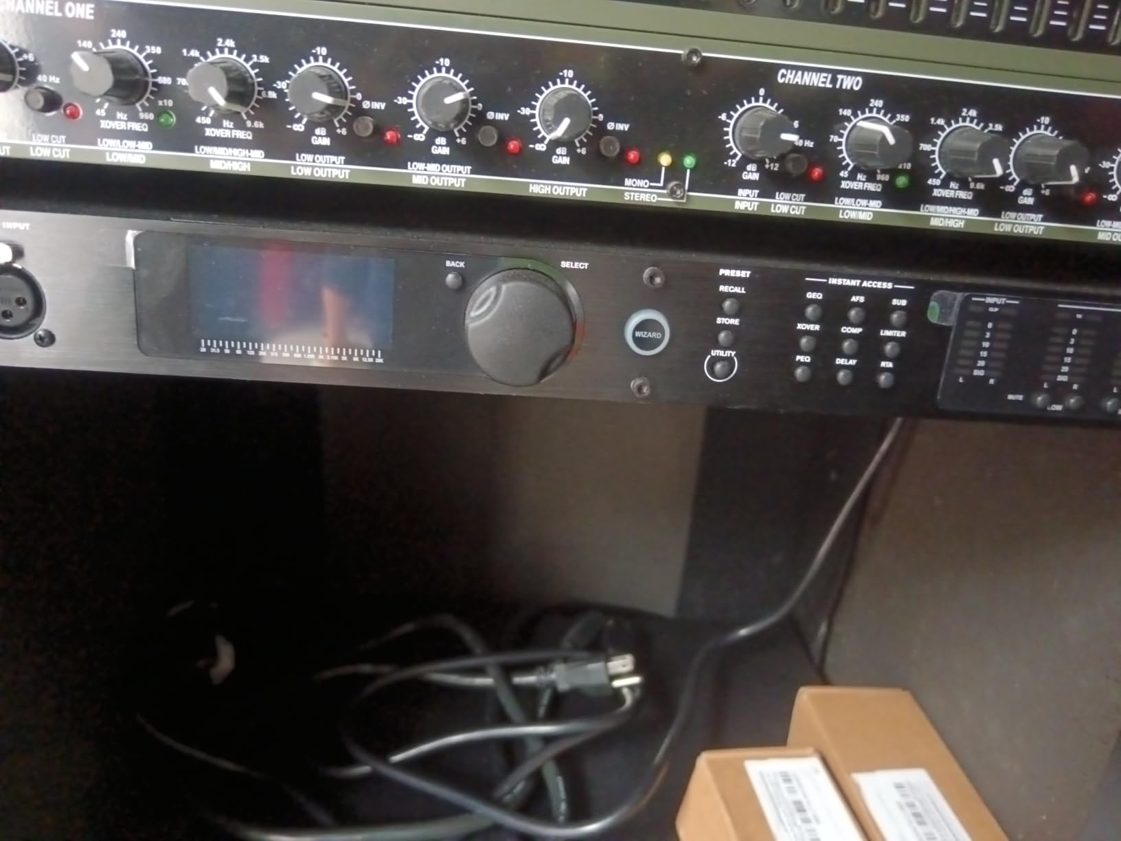 dbx DriveRack PA2 2x6 PA Complete Professional Loudspeaker Management System, Rack Mountable with Android and iOS Control, AutoEQ customer photo 1