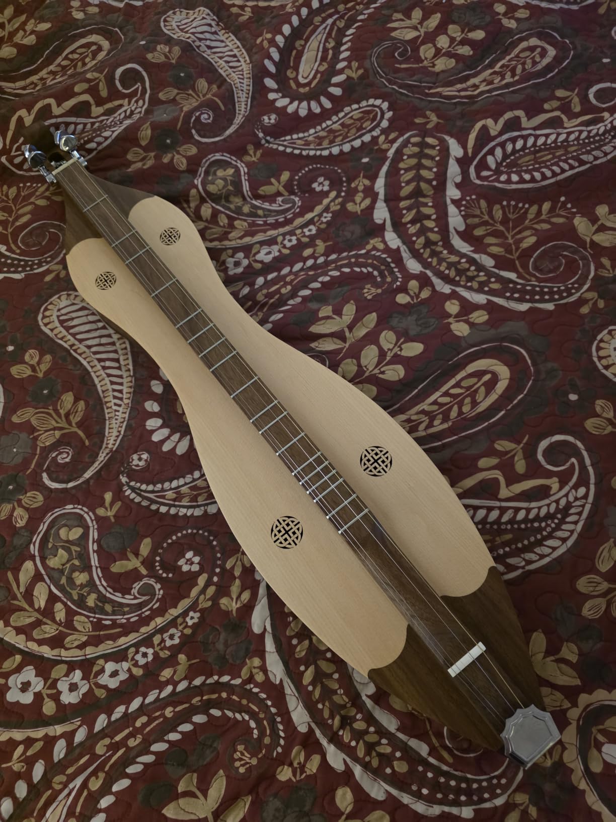 Grace Mountain Dulcimer 4-String Vaulted Fretboard Spruce Knotwork customer photo 1