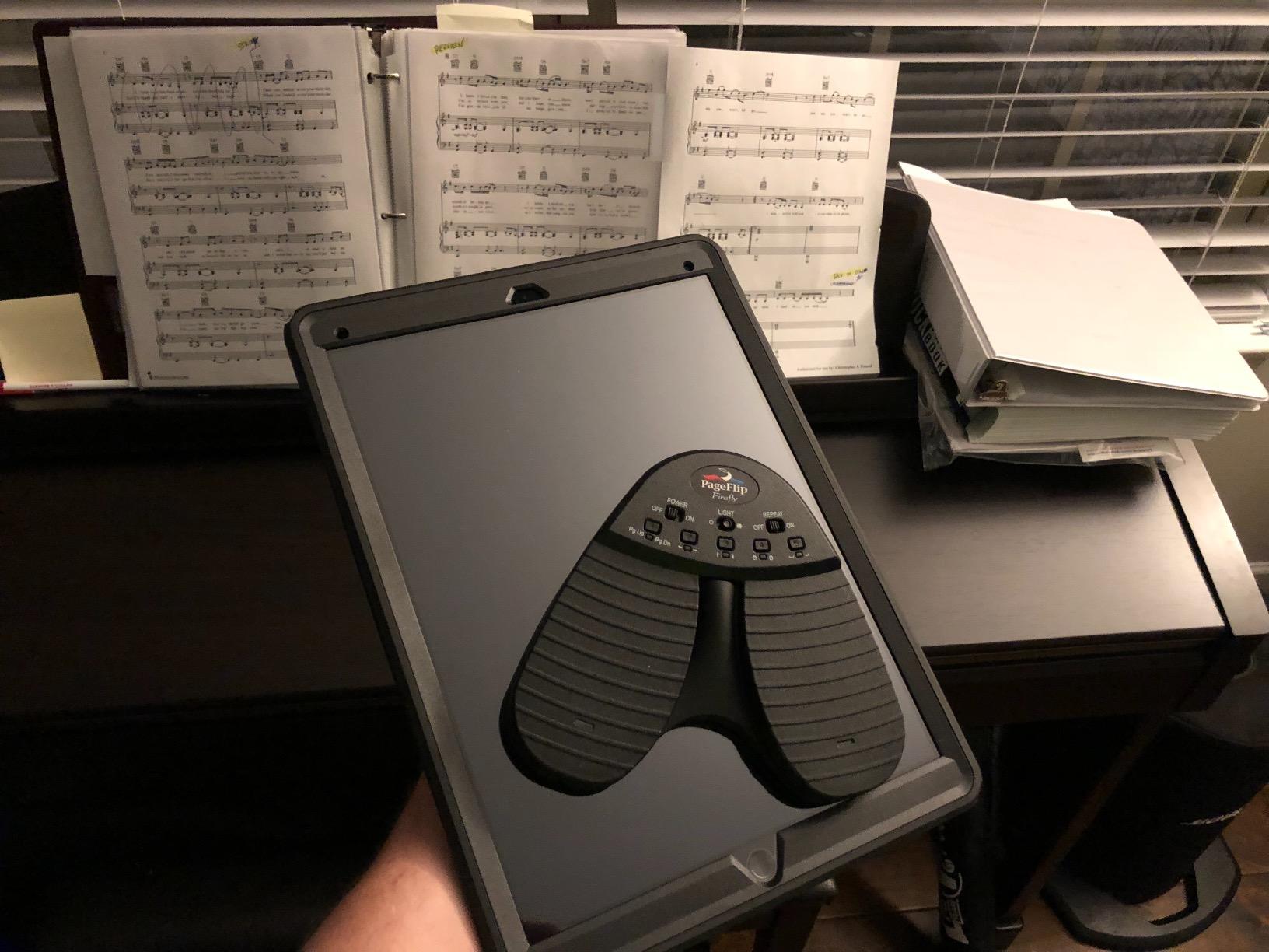 PageFlip Firefly Bluetooth Page Turner Pedal - Programmable, Illuminated Foot Pedal for iPad, Android & PC - Hands-Free Sheet Music Control - Works with forScore, OnSong, MobileSheets & 100+ Apps customer photo 1