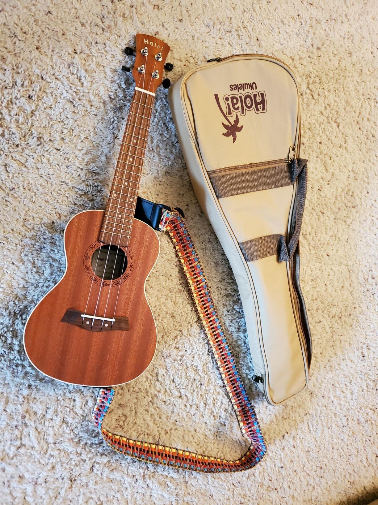 Concert Ukulele Bundle, Deluxe Series by Hola! Music HM-124MG+ customer photo 2