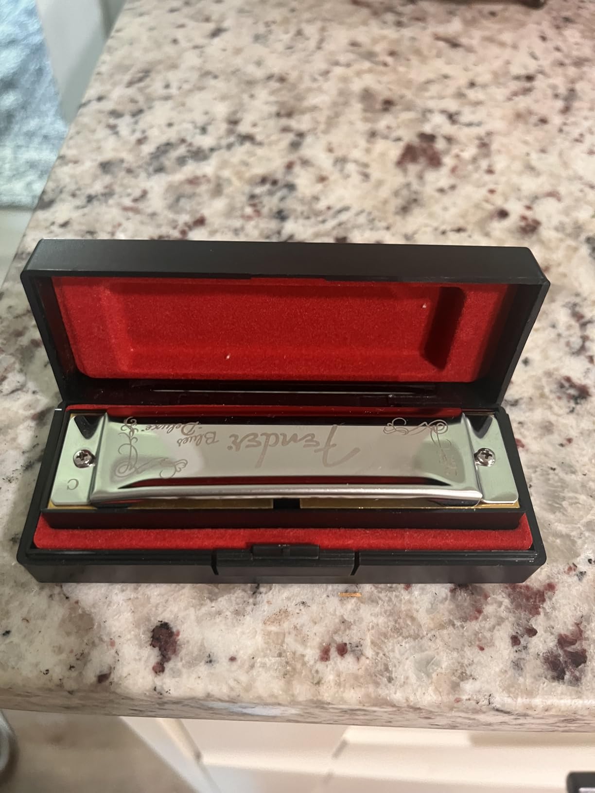 Fender Blues Deluxe Harmonica, Guitar Accessories, Key of C | 10-hole diatonic harmonica, ideal for beginners and blues players, responsive reeds, rich tone, key of C customer photo 1