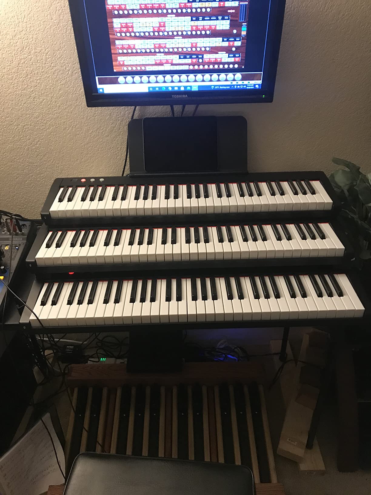 JG3 Tech 24 Note MIDI Bass Pedalboard - Organ Foot Controller for Hammond, Nord, Mojo & MIDI Keyboards (Hauptwerk Compatible) customer photo 2