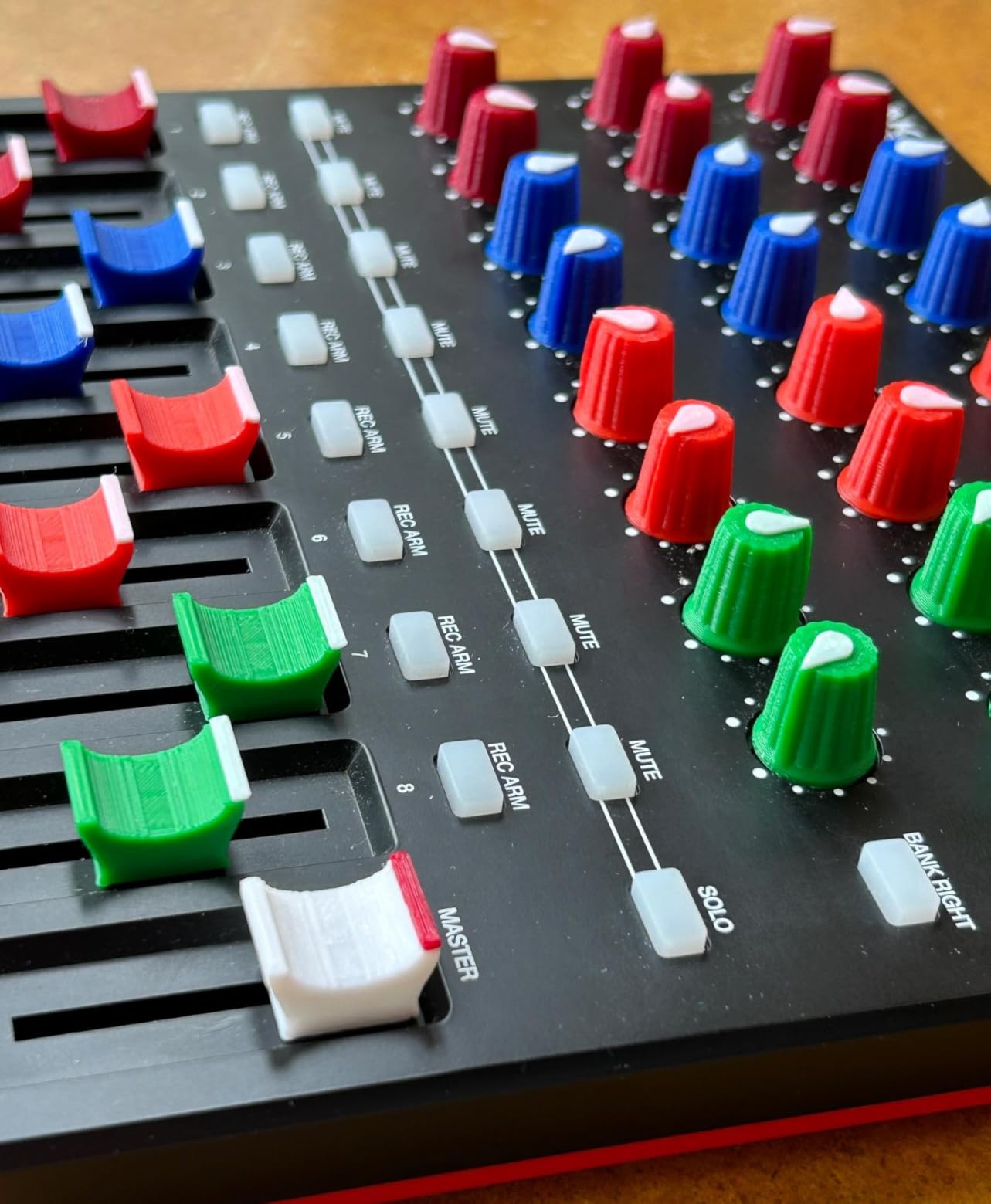 Akai Professional MIDImix USB MIDI Mixer Controller customer photo 1