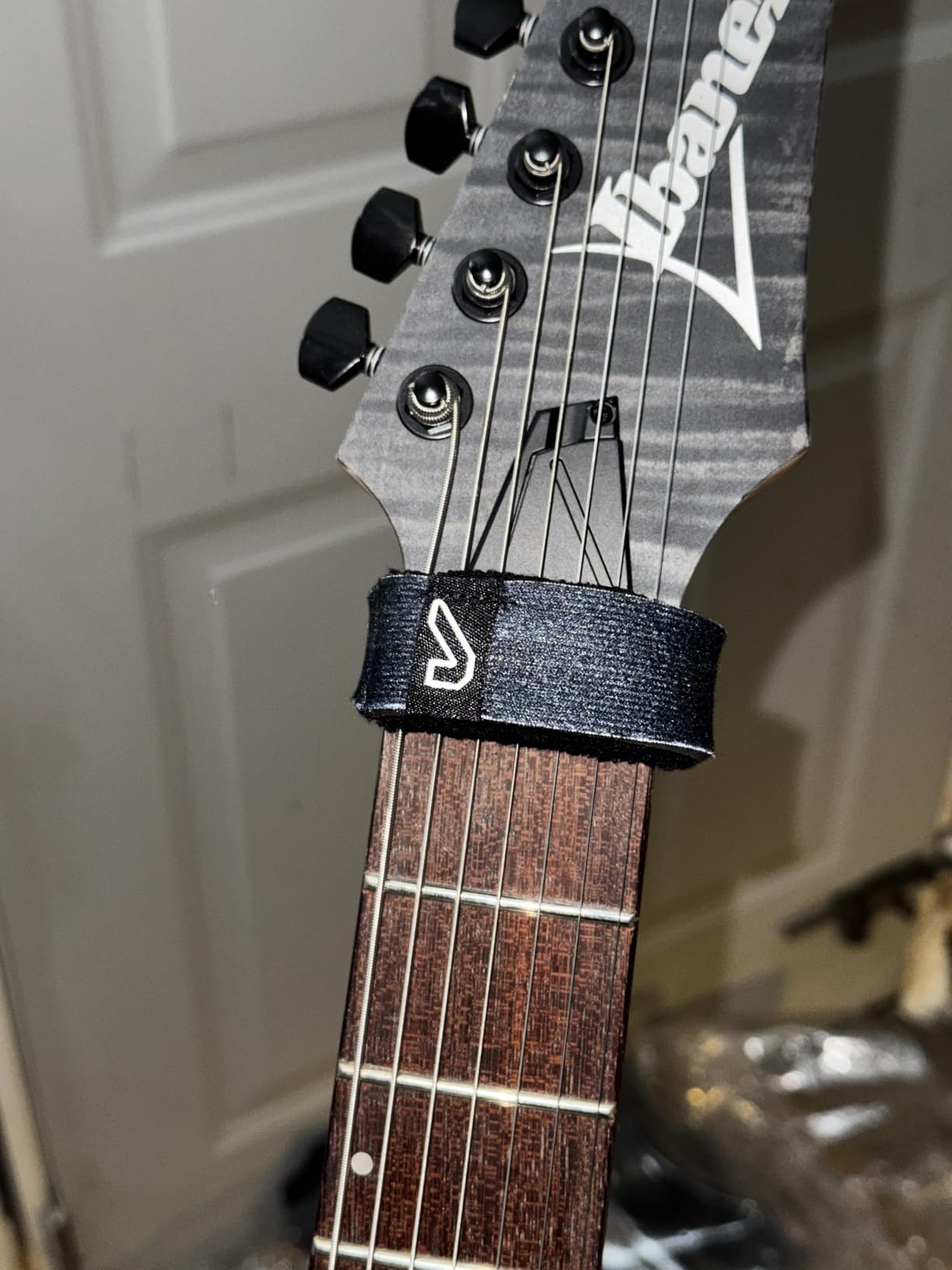 Gruv Gear Fret Wrap & Guitar Mute, Fretwrap for Acoustic, Electric & Bass | String Dampener Recording, Tapping & Practice Accessory (1 Pack, Small Black, Fits 4 String Bass, 6 String Guitar) customer photo 1