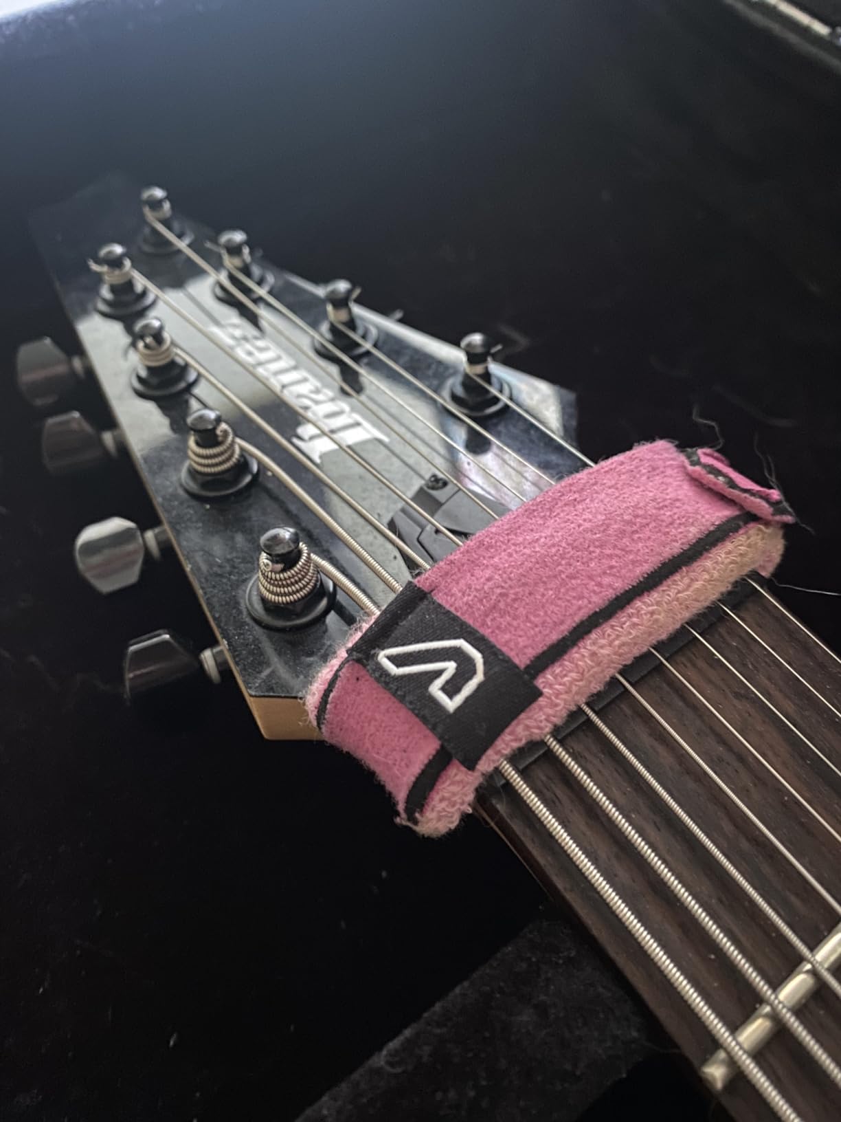 Gruv Gear Fret Wrap & Guitar Mute, Fretwrap for Acoustic, Electric & Bass | String Dampener Recording, Tapping & Practice Accessory (1 Pack, Small Black, Fits 4 String Bass, 6 String Guitar) customer photo 2