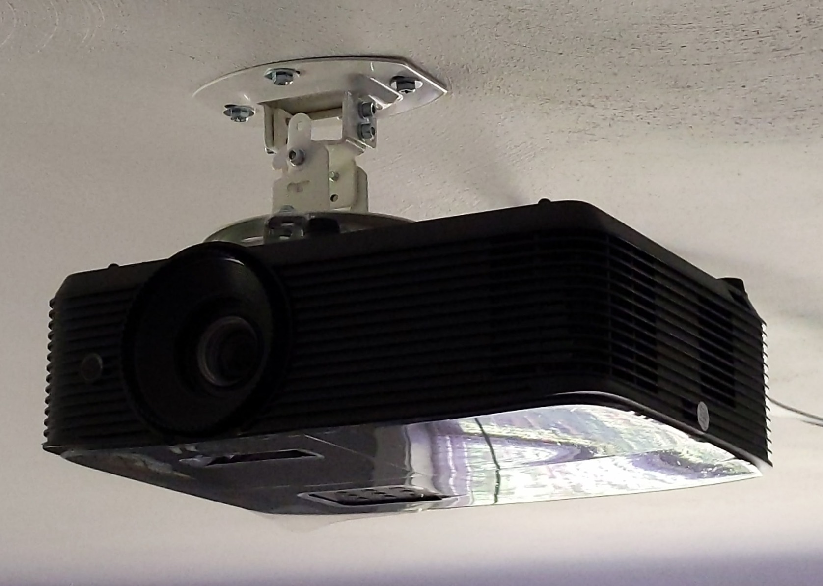 VIVO Universal Adjustable Ceiling Projector, Projection Mount Extending Arms Mounting Bracket, White, MOUNT-VP01W customer photo 2