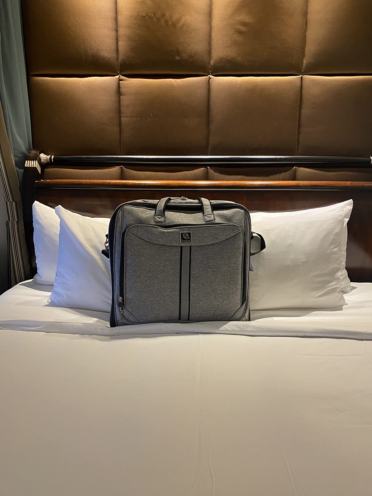 ZEGUR Premium Suit Garment Bag Carry On, Hangs 4 Suits | Travel and Business Bag with Shoulder Strap and Laptop Compartment (Black) customer photo 1