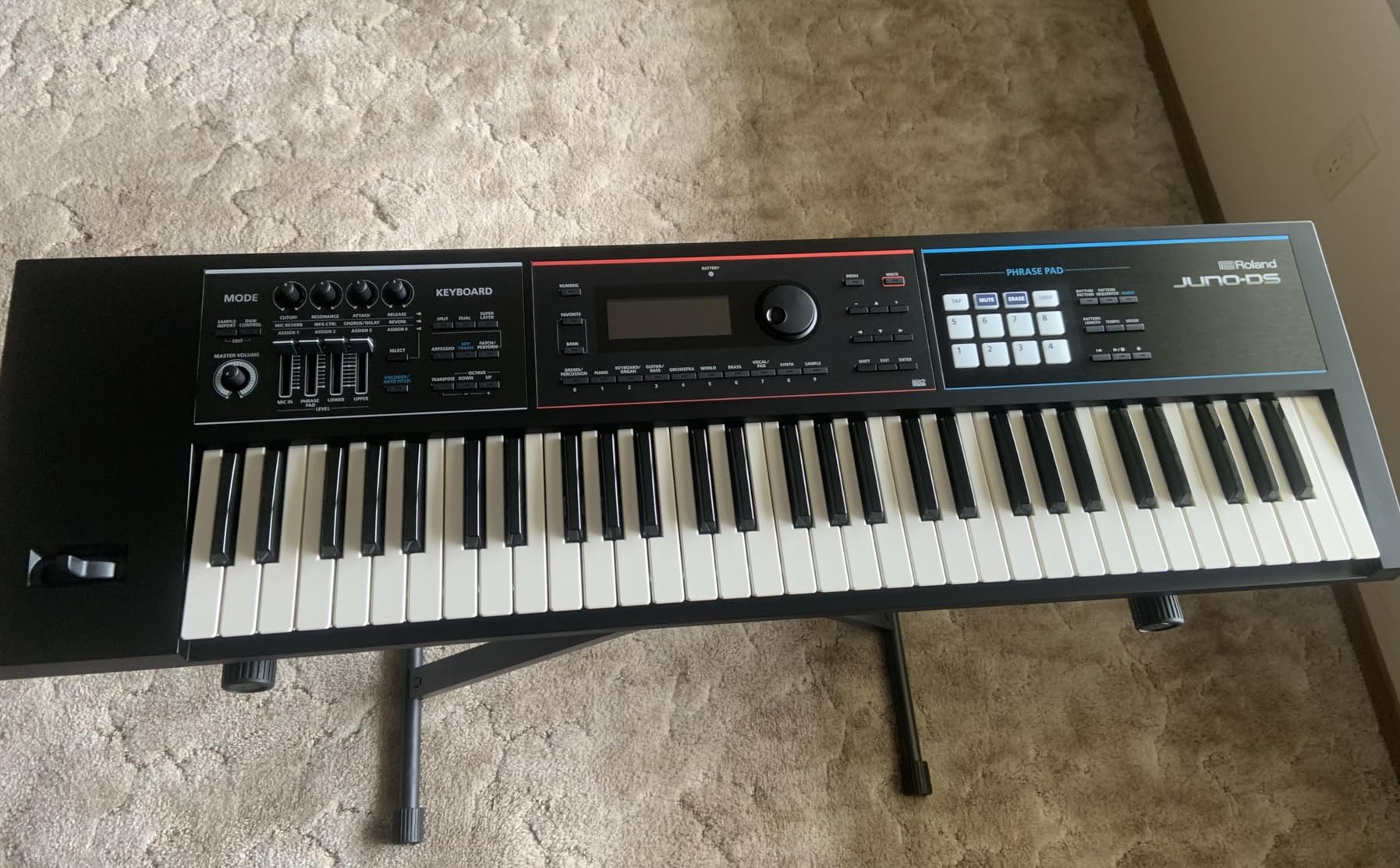 Roland JUNO-DS 88-Key Lightweight Weighted-Action Keyboard with Pro Sounds customer photo 2