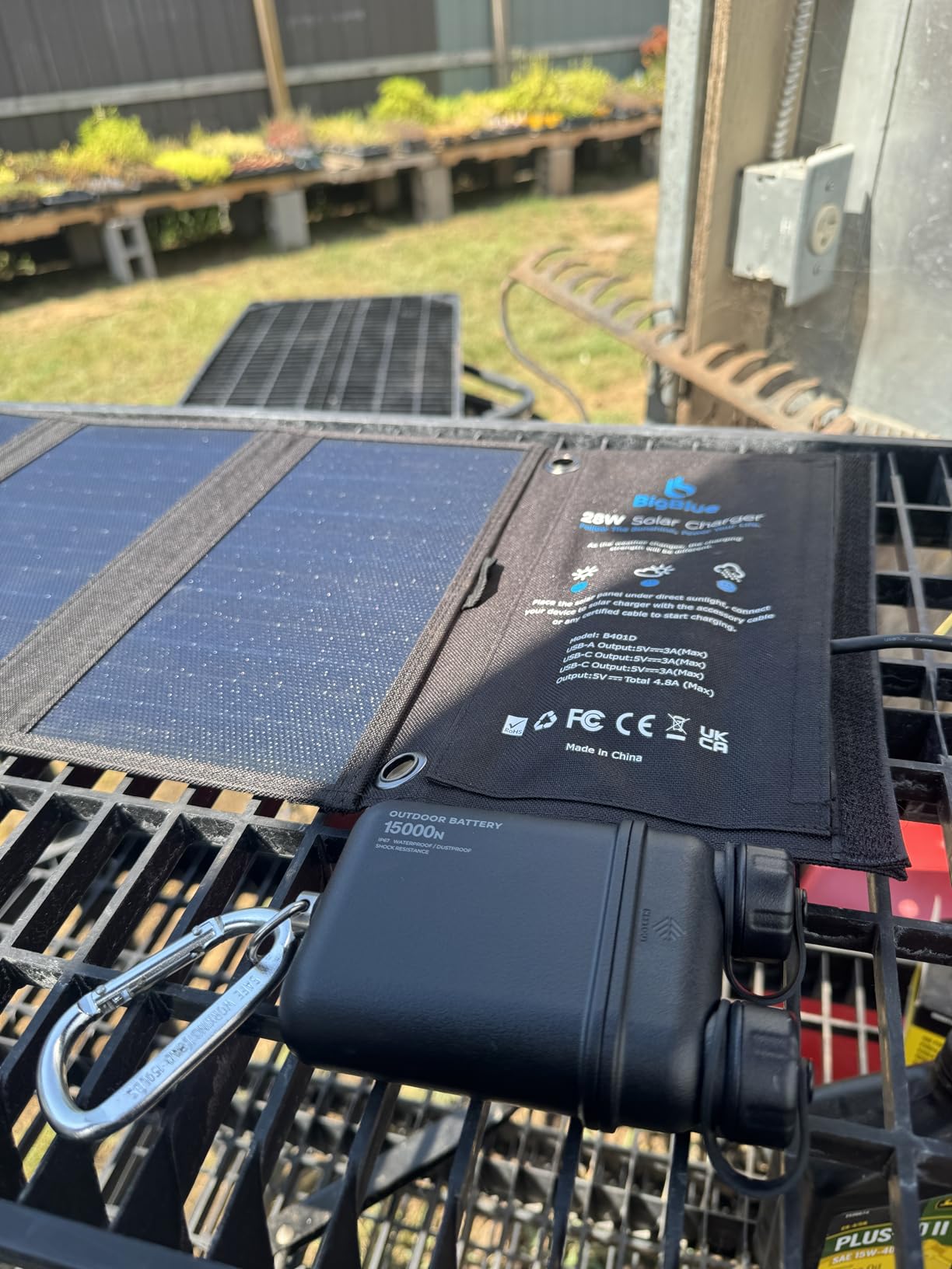 BigBlue 28W High-Efficiency Solar Panel Charger with Dual USB-C and USB-A customer photo 1