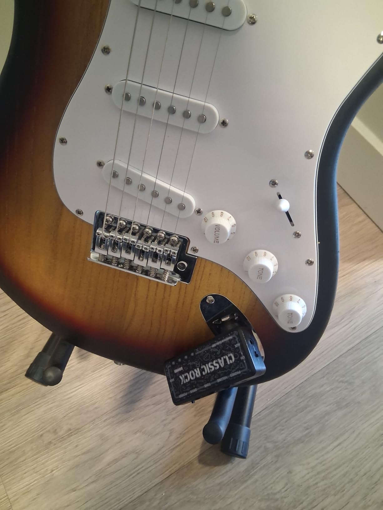 Donner Classic Rock Mini Guitar Headphone Amp for Guitar & Bass | Pocket Personal Guitar Headphone Amplifier with USB Rechargeable Battery | Up to 15 hours customer photo 2