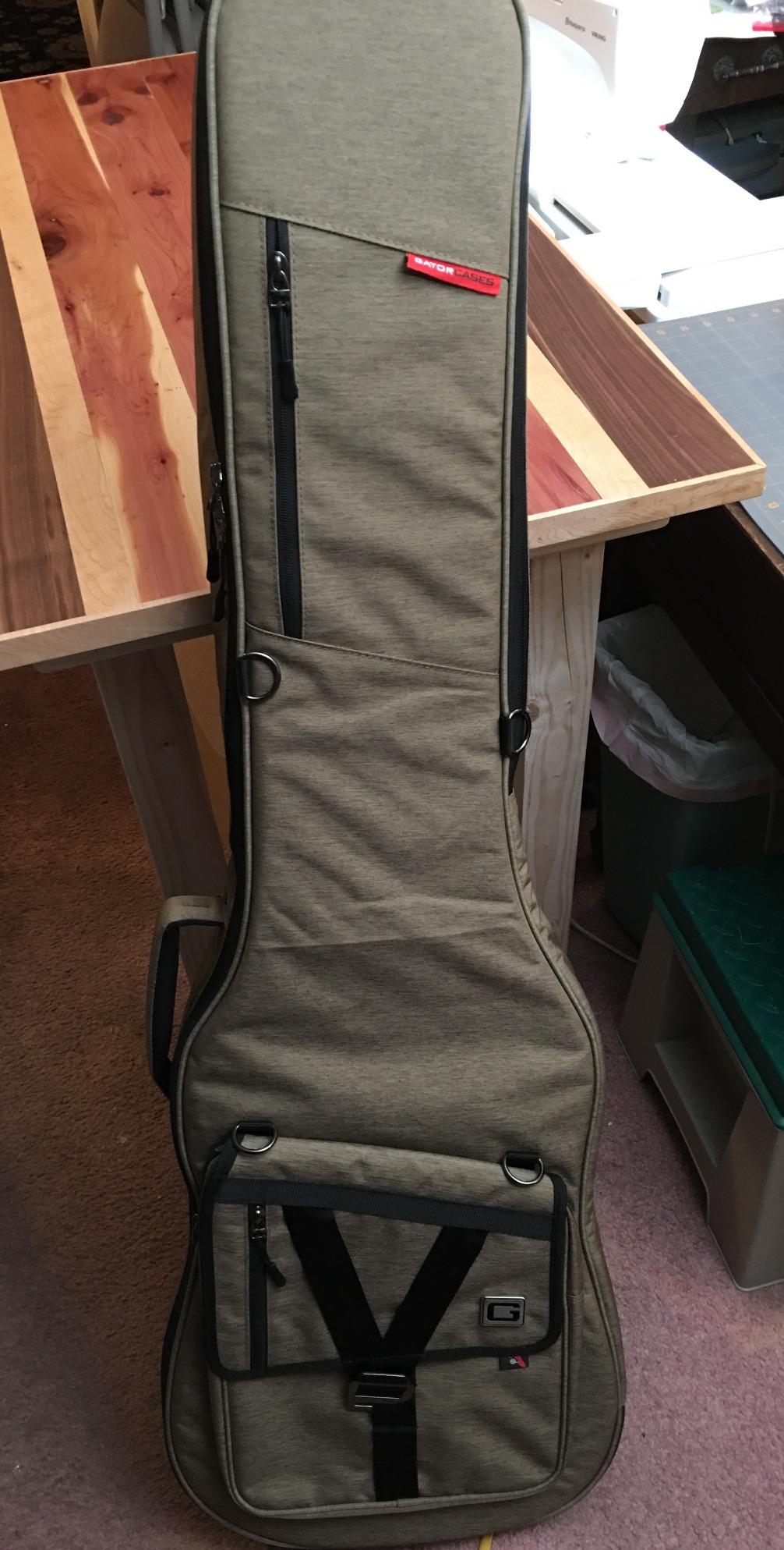 Gator Cases Transit Series Lightweight Bass Guitar Gig Bag with Back Pack Straps, Weather Resistant Exterior, and Rubberized Bottom, Charcoal Black Exterior (GT-BASS-BLK) customer photo 2