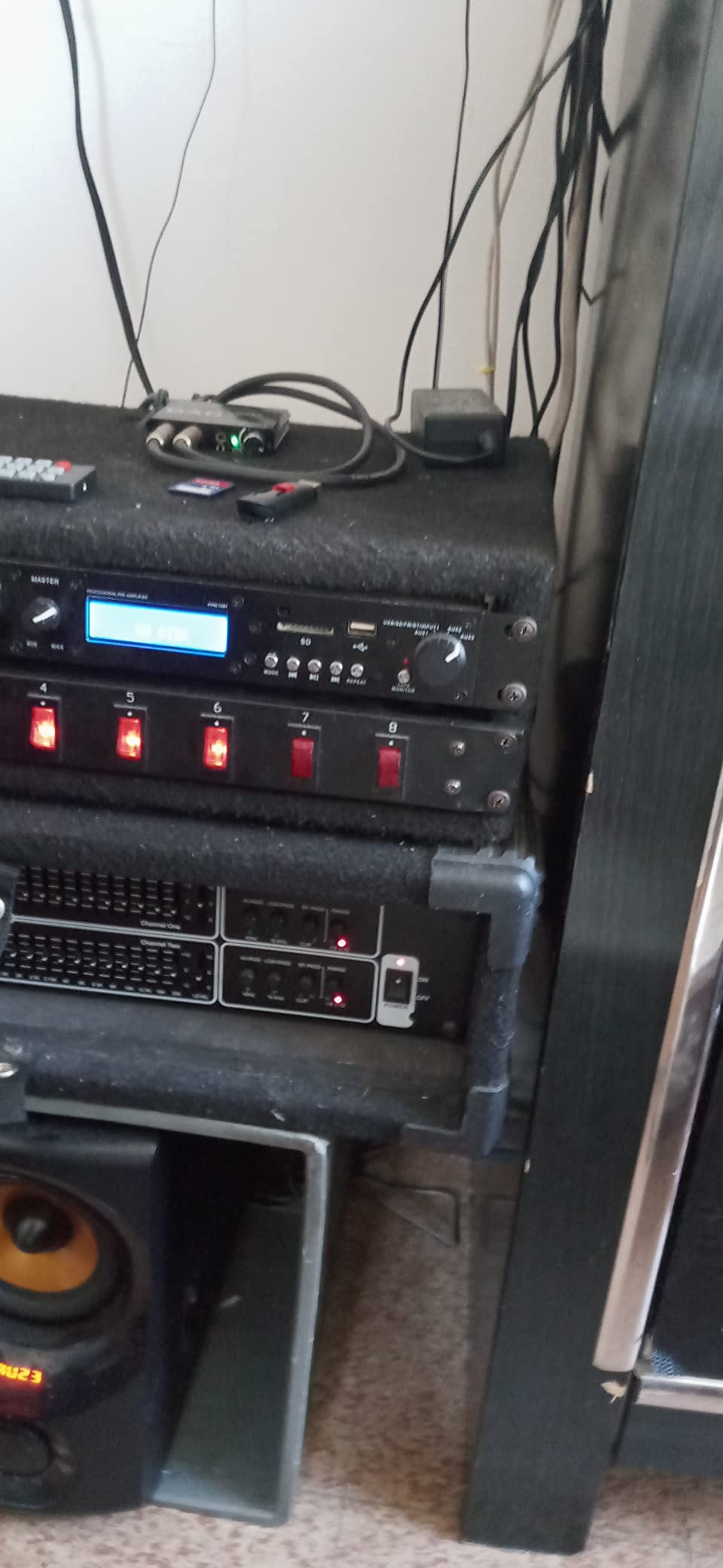 Pyle Rack Mount Studio Pre-Amplifier - Audio Receiver System w/ Digital LCD Display Bluetooth FM Radio Recording Mode customer photo 1
