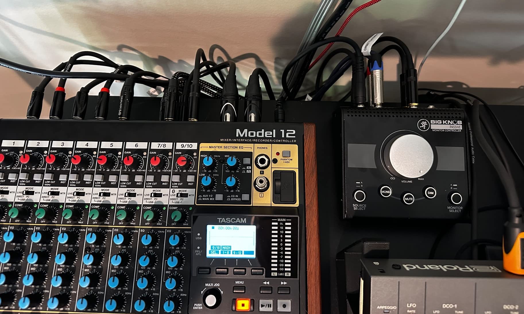 Mackie Big Knob Passive (Non-Powered) 2x2 Studio Monitor Controller customer photo 2