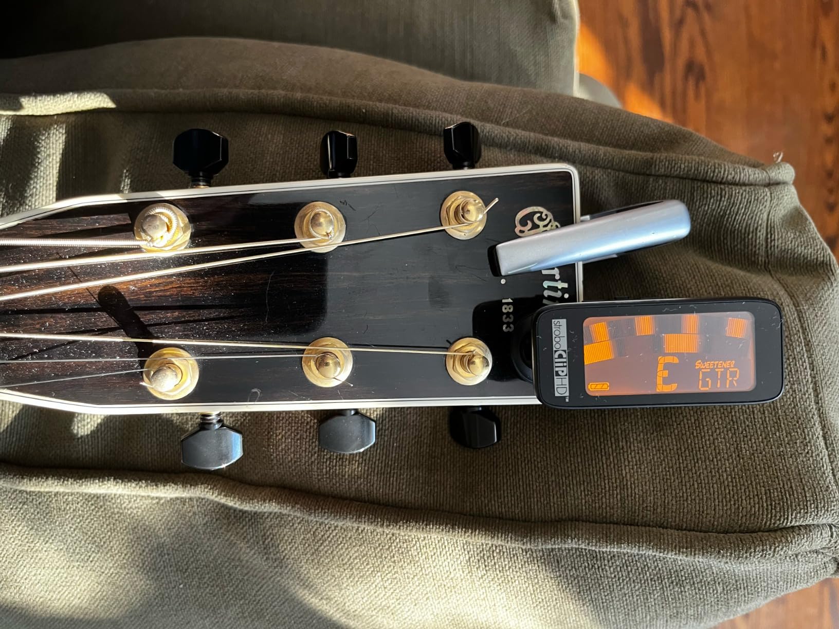 Peterson StroboClip HD Clip-On Guitar Tuner, +/-0.1 Cent Accuracy for Acoustic, Electric, Bass, Violin, Ukulele, Brass customer photo 2