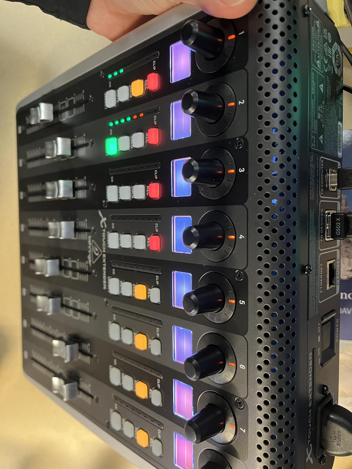 Behringer X-TOUCH EXTENDER X-TOUCH EXTENDER with 8 Touch-Sensitive Motor Faders, LCD Scribble Strips, USB Hub and Ethernet/USB Interfaces customer photo 2