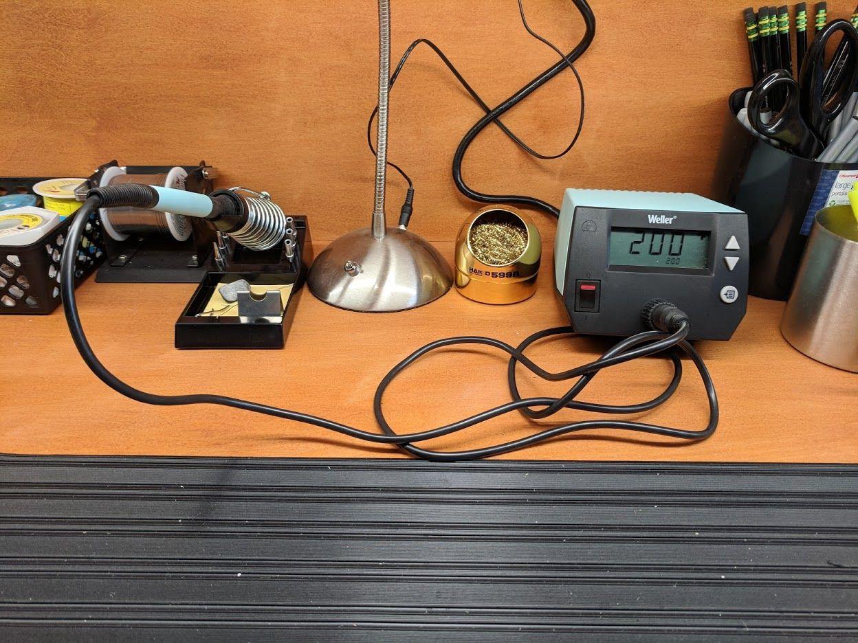 Weller 70 Watt Digital Soldering Station, WE1010NA customer photo 1