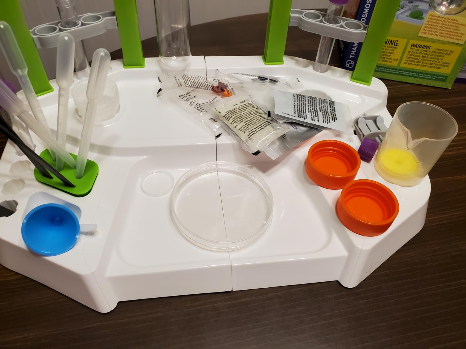 Thames & Kosmos Ooze Labs Chemistry Station Science Experiment Kit, 20 Non-Hazardous Experiments Including Safe Slime, Chromatography, Acids, Bases & More, Multi-Color customer photo 1