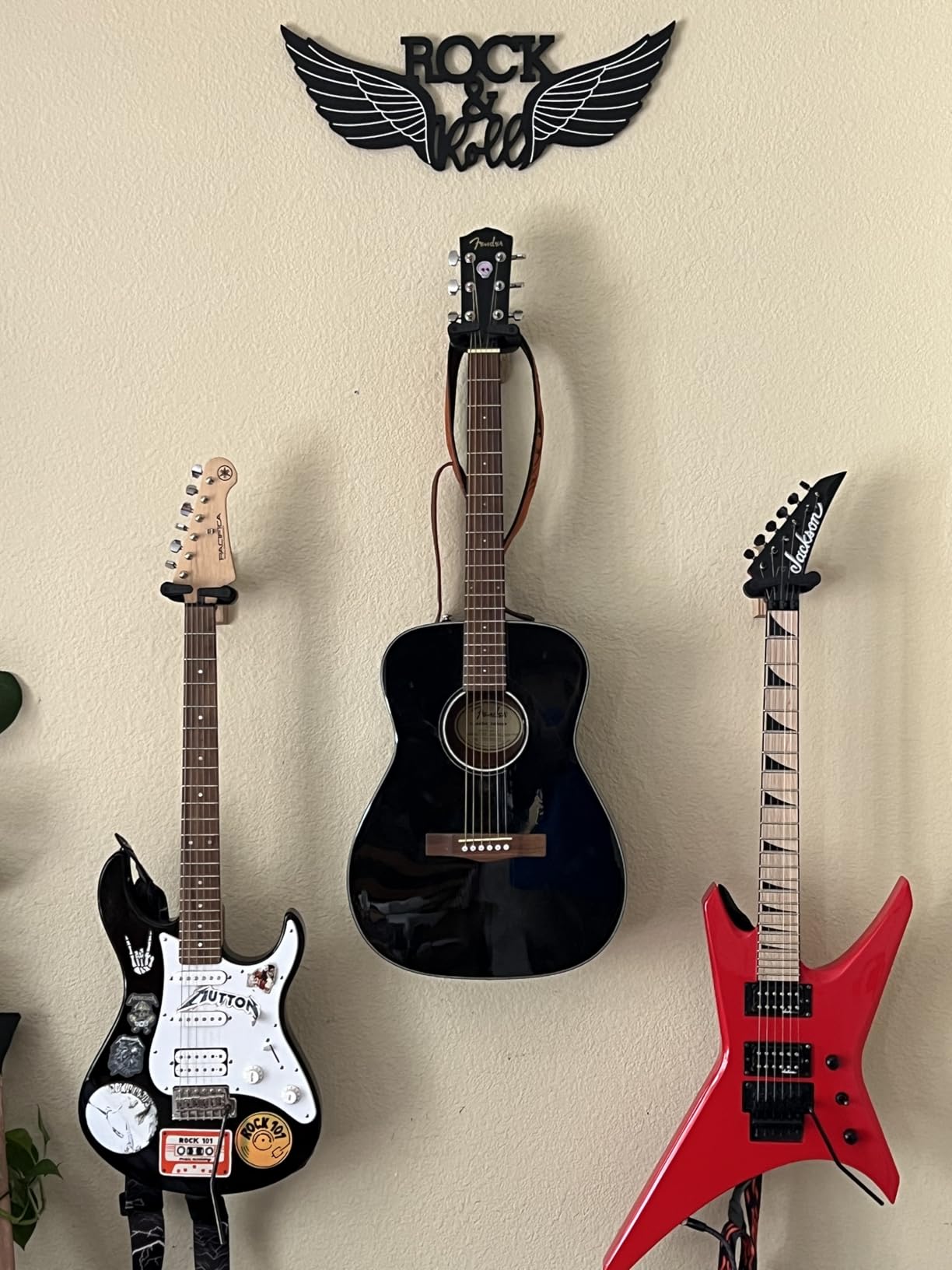 Hercules Stands GSP38WB PLUS - Wood Base, Short Arm Guitar Wall Mount Hanger customer photo 1