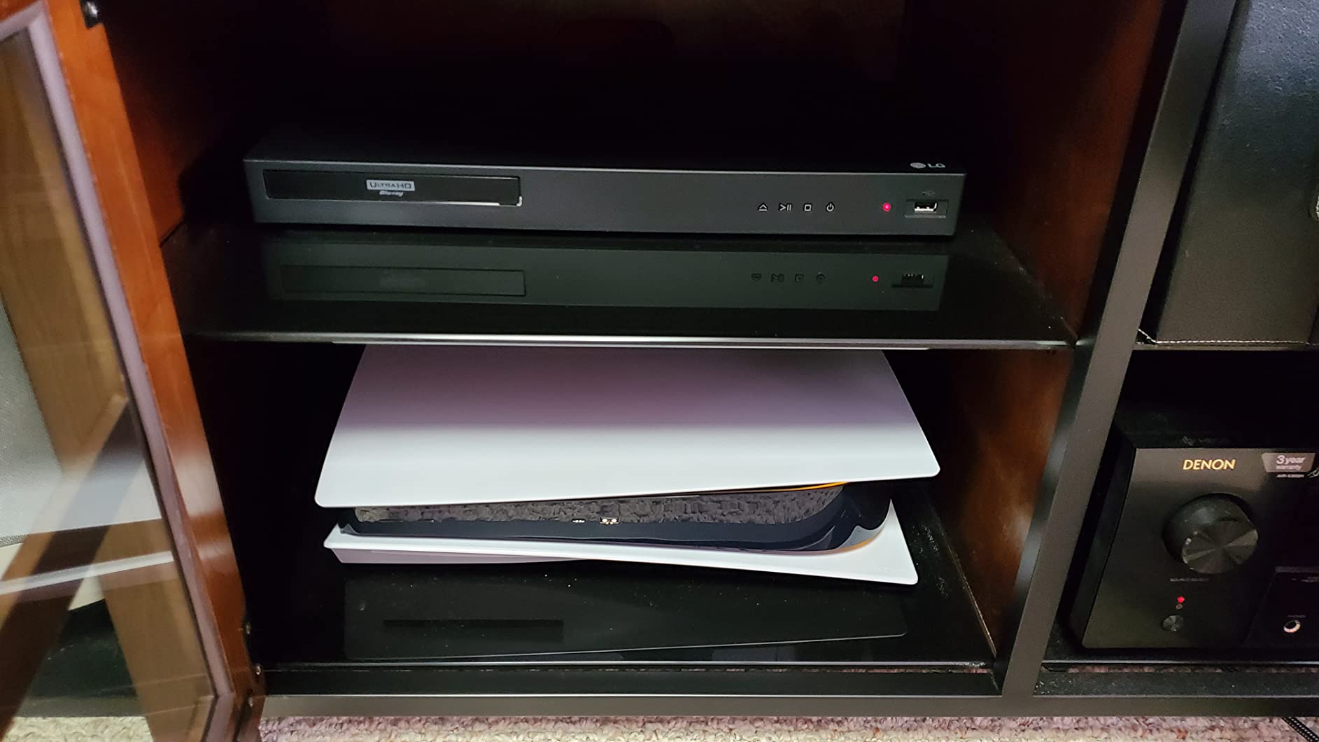 LG UBK90 4K Ultra-HD Blu-ray Player with Dolby Vision (2018) customer photo 2