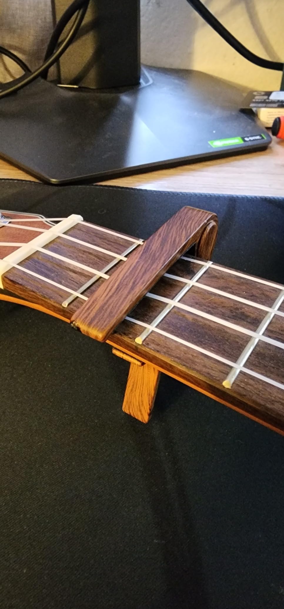 WINGO Pro Ukulele Capo for Soprano Concert Baritone, Rosewood customer photo 1