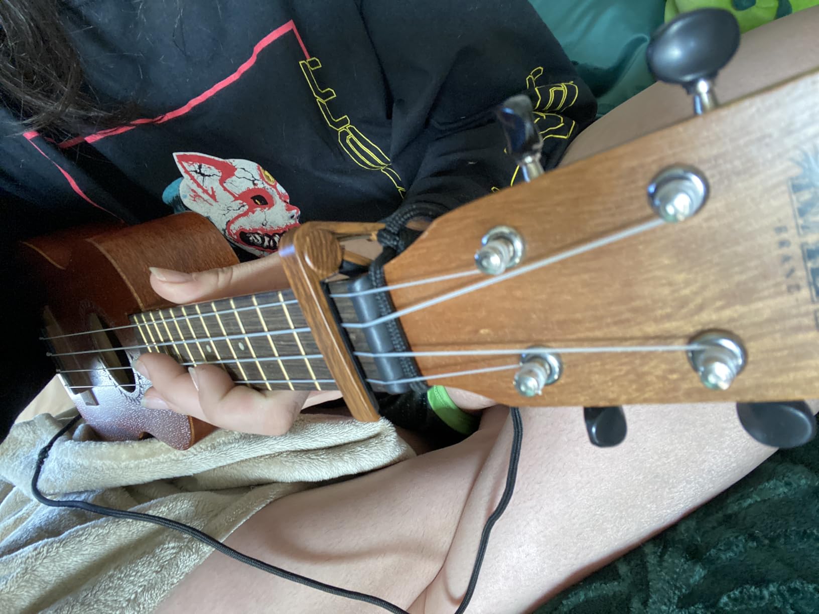 WINGO Pro Ukulele Capo for Soprano Concert Baritone, Rosewood customer photo 2