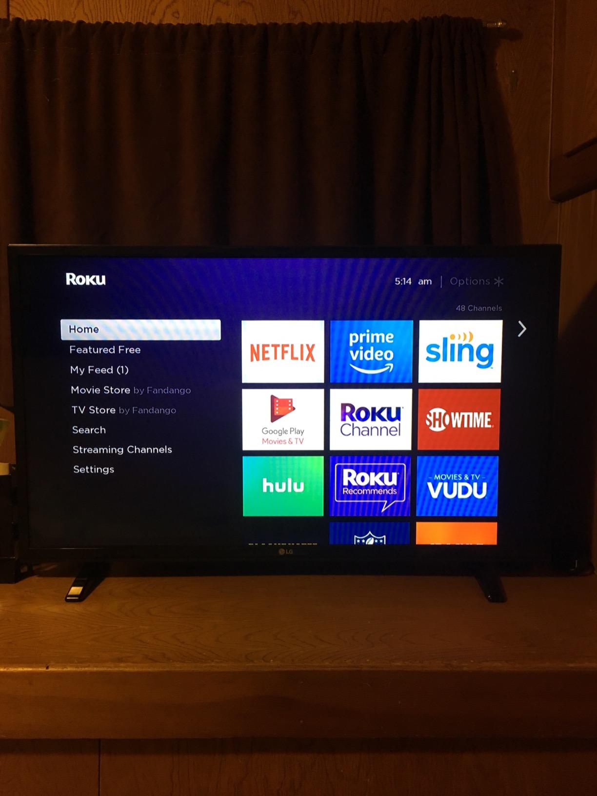Roku Premiere | HD/4K/HDR Streaming Media Player with Simple Remote and Premium HDMI Cable, Black (Renewed) customer photo 1