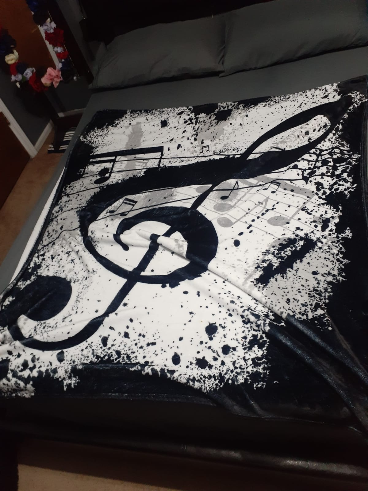 Music Gifts Blanket Music Note Blanket | 50x60 Inch Flannel Music Notes Blanket Gifts for Music Lovers Birthday Christmas customer photo 1