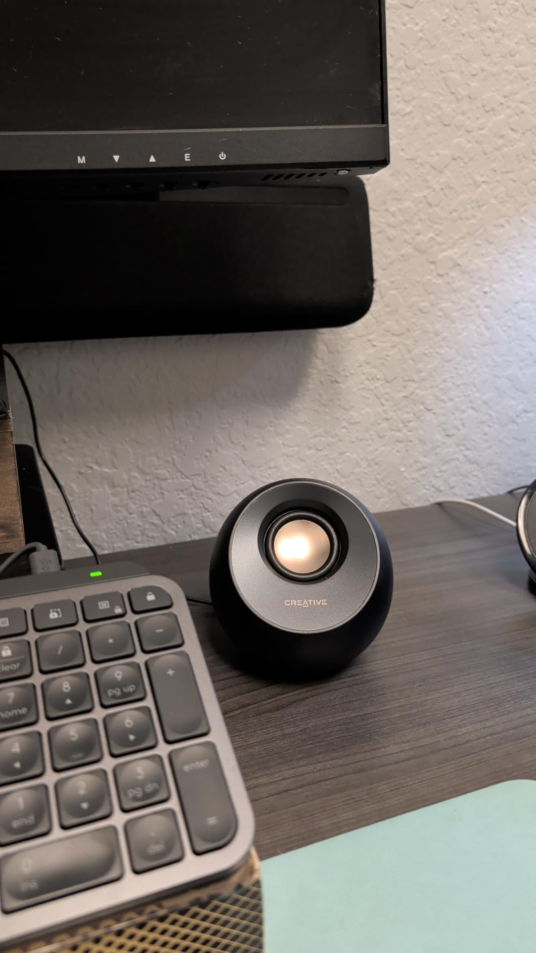 Creative Pebble V2, 2.0 USB Desktop Stereo Speakers for PC/Laptop, Black customer photo 2
