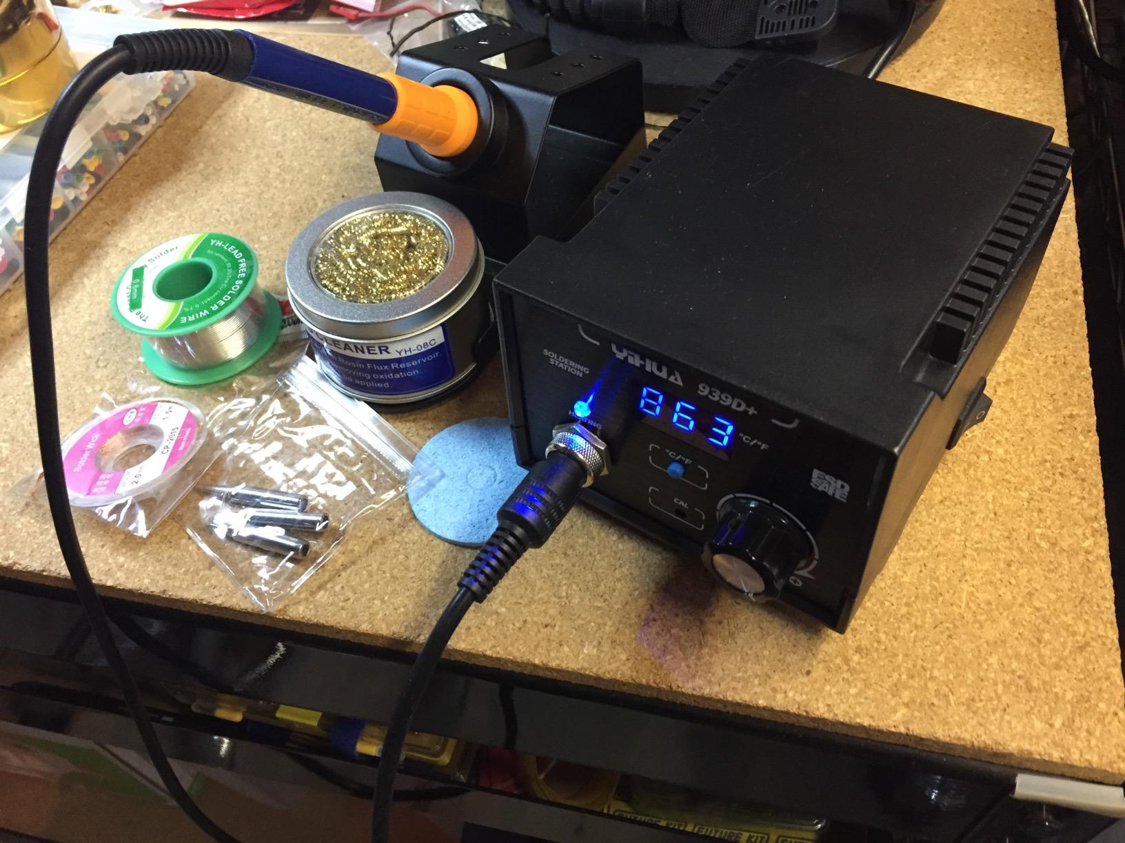 YIHUA 939D+ Digital Soldering Station, 75 Watt Equivalent with Temperature Control, °C/°F Display. ESD safe for Electronics. Aluminum Panel (Resists Burn). Solder Tips, Lead-free Solder & Extras customer photo 1