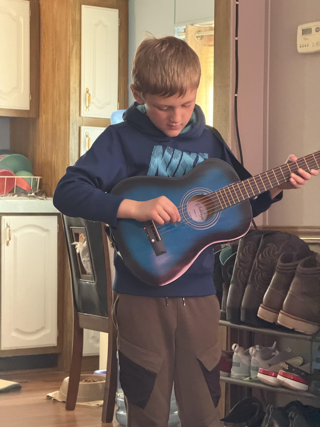 Ashthorpe 38-inch Beginner Acoustic Guitar (Blue), Starter Kit with Gig Bag, Extra Strings, Strap, Picks, and Lessons customer photo 2