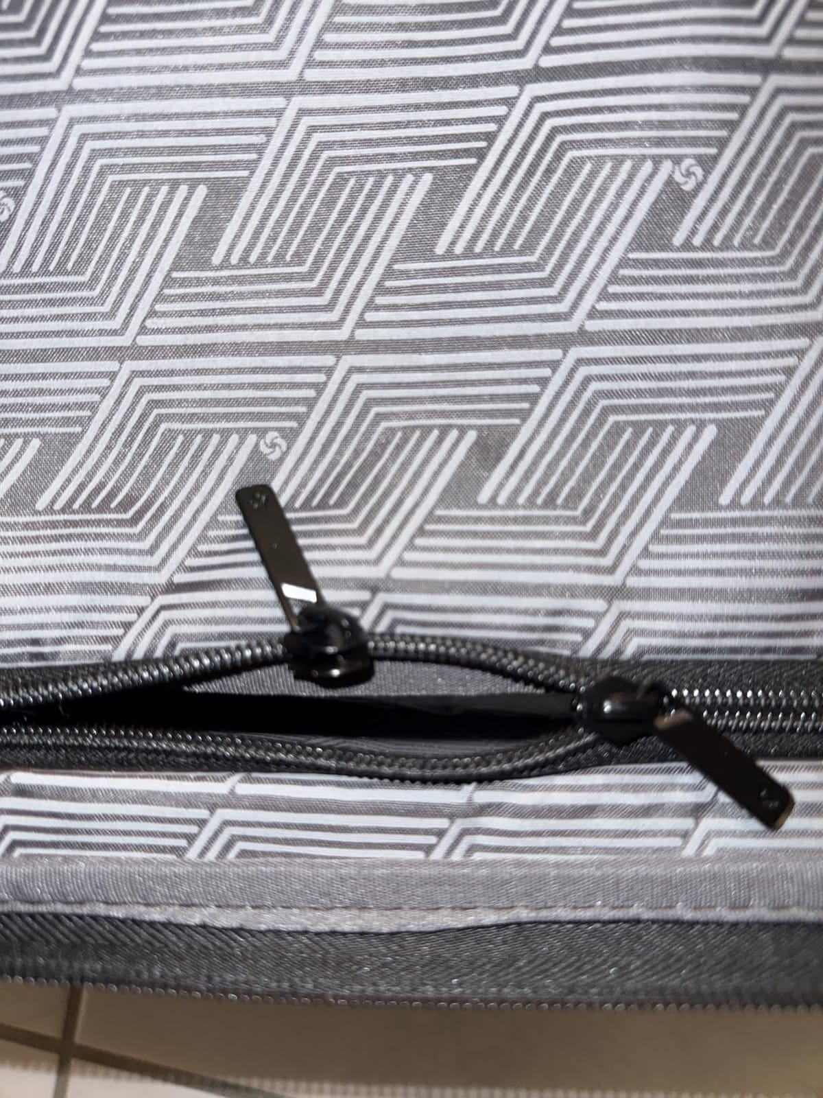 Samsonite Omni 2 Hardside 3 Piece Set - Includes Global Carry-On, Medium, & Large Checked Suitcases - 360° Dual Spinner Wheels - Integrated TSA Lock & Expansion - Amazon Exclusive - Midnight Black customer photo 2