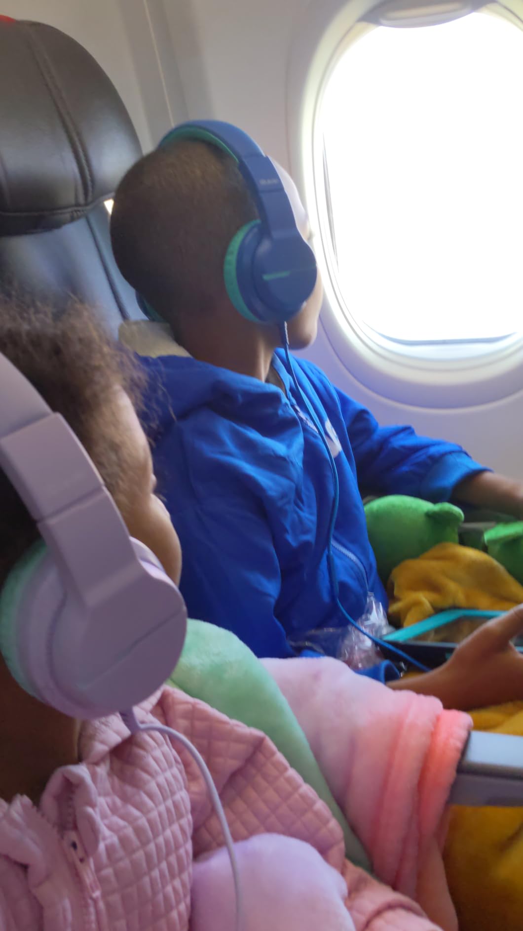 iClever HS19 Kids Headphones for School, Over-Ear for Toddler Boys Girls | SafeSound Tech, HD Mic Stereo Sound, Kids Headphones with Cord, FunShare Foldable 3.5mm Wired for iPad Computer Travel customer photo 1