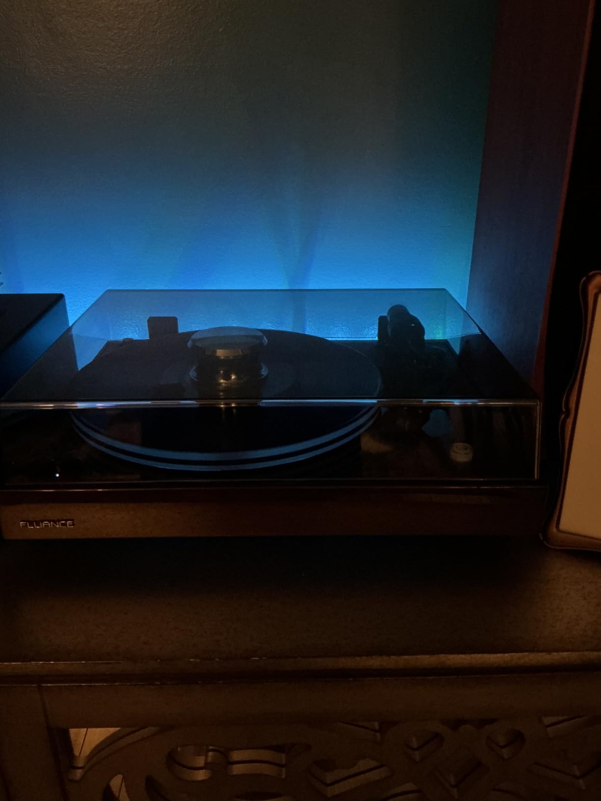 Hudson Hi-Fi SmallBen Record Weight Stabilizer with Protective Leather Pad - 9-Ounce Vinyl Turntable Weight - Durable & Stylish LP Stabilizer - Fits Any Turntable - Black Matte customer photo 2