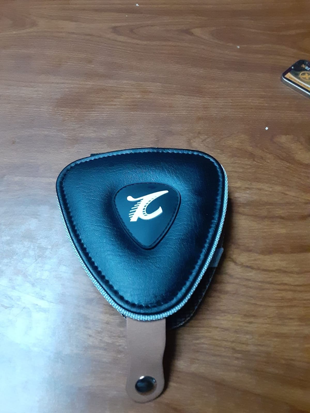 XTON Guitar Picks Holder, Picks storage Case,PU Leather Plectrums Box Organizer, Guitar Gift for Beginners (Case Only) customer photo 1