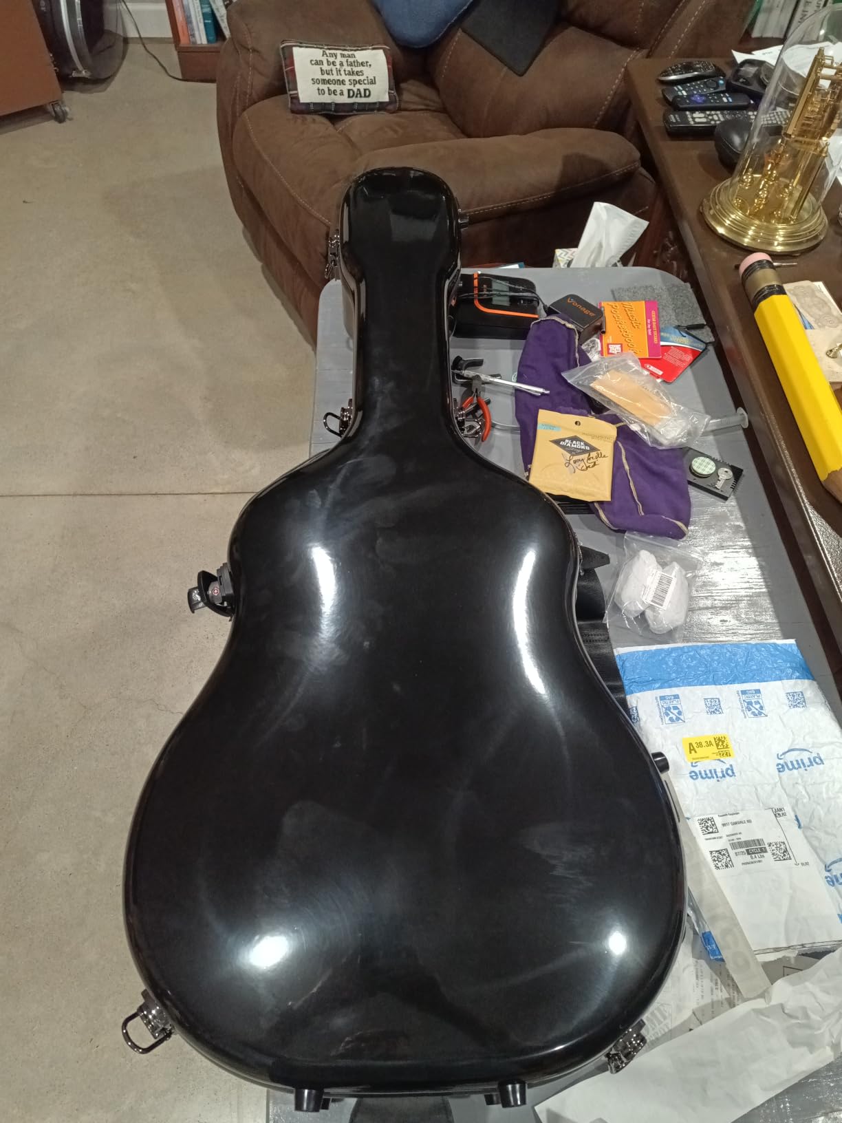 Crossrock Dreadnought Acoustic Guitar Case - Fits 40/41-inch Guitars | Fiberglass Shell, Plush Interior, TSA Lock (CRF2021DBK) customer photo 1