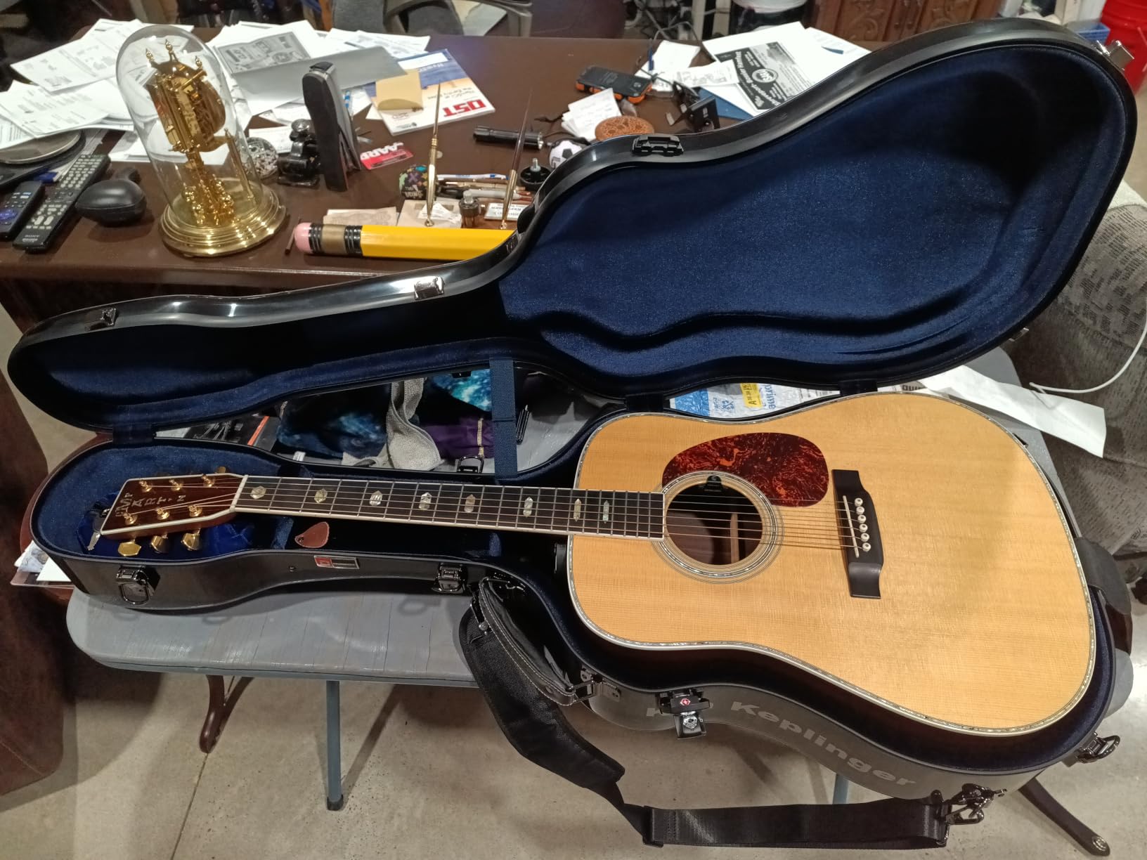 Crossrock Dreadnought Acoustic Guitar Case - Fits 40/41-inch Guitars | Fiberglass Shell, Plush Interior, TSA Lock (CRF2021DBK) customer photo 2